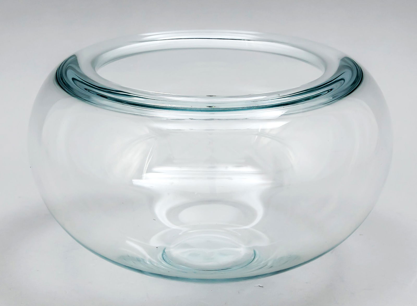 Large bowl, probably Denm: Large bowl, probably Denmark, 1980s, Holmegaard (?), probably designed by Per Lütken (1916-1998), round stand, bulgy body, clear glass, Ø 26 cm