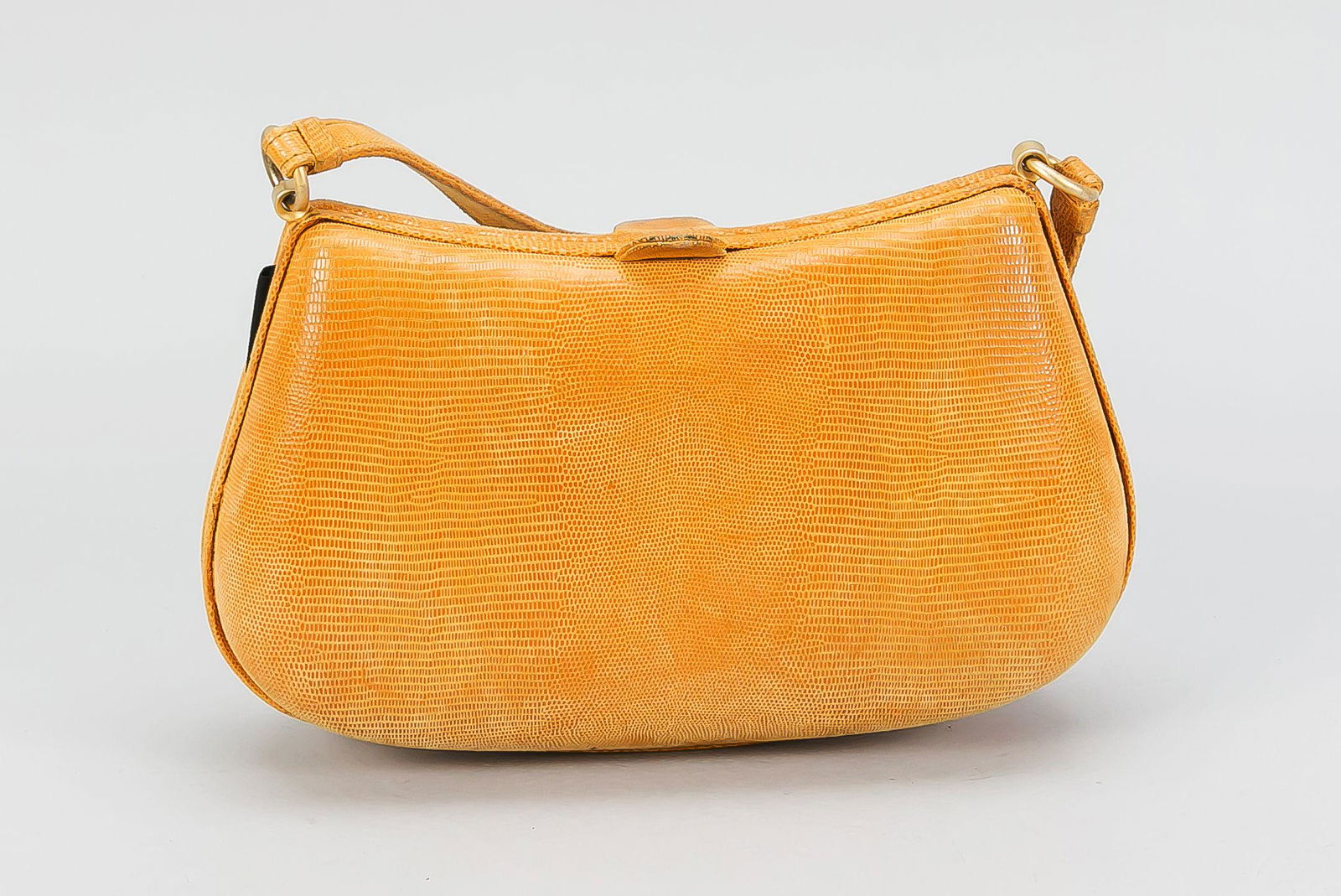 Escada, Baguette Schultertasch: Escada, Baguette Schultertasche, oranges Echsenleder, mattgoldf. Hardware, Hardshell, scharniert, Schnappverschluss, Schulterriemenbreite im Verlauf, innen schwarzer Satin und Logoplakette, Gebrauchss