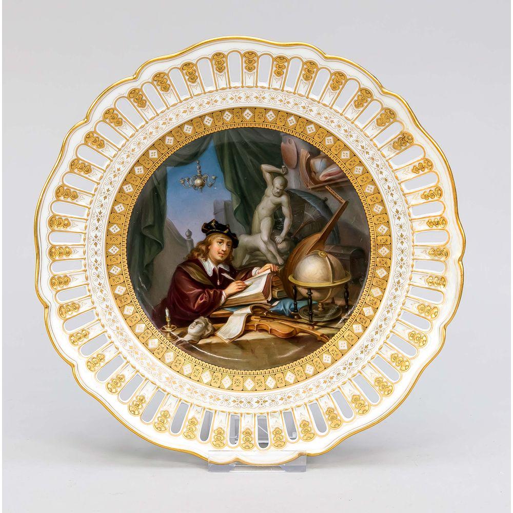 Picture plate, Meissen, mark 1: Picture plate, Meissen, mark 1850-1924, 1st quality, in the mirror polychrome painting, after the famous painting from the picture gallery 'The painter in his studio' by Gerrit Dou, inscribed on the b