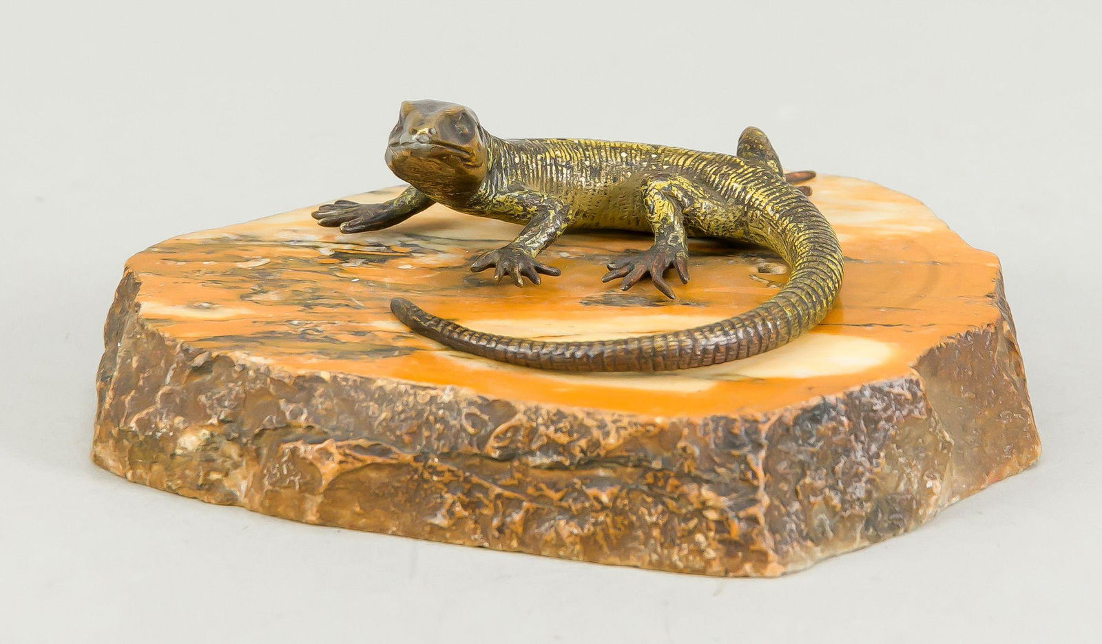 Viennese bronze around 1900, lizard (1 of 1)
