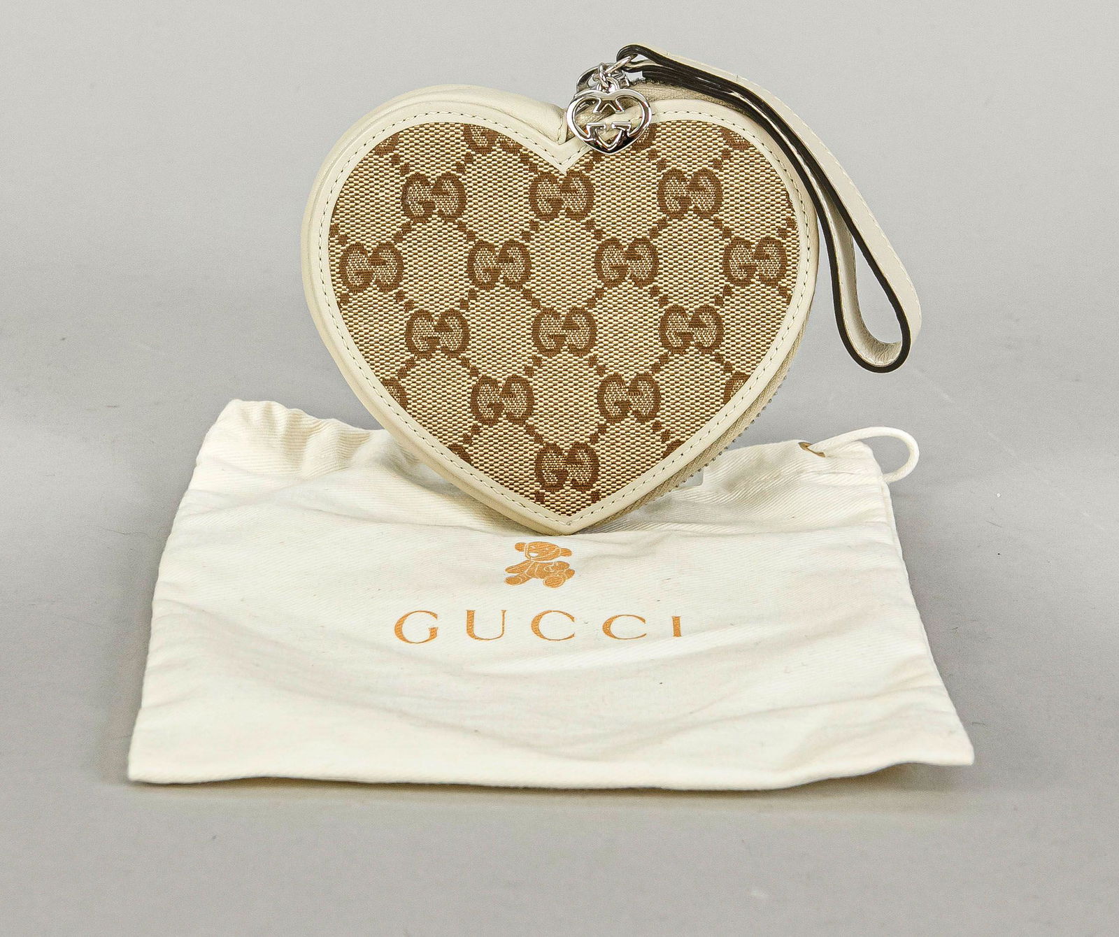 gucci heart shaped bag