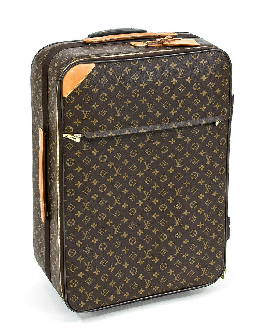 Large Louis Vuitton rolling suitcas (1 of 1)