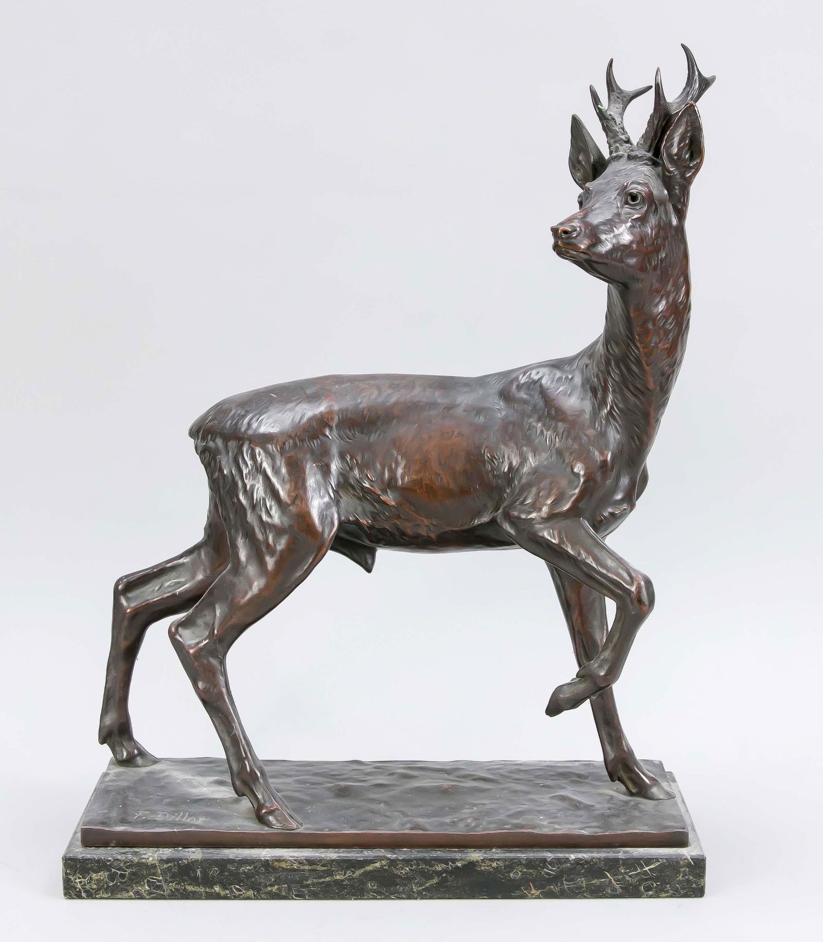 Fritz Diller (1875-1945), larg: Fritz Diller (1875-1945), large buck, brown patinated galvanoplastic on rectangular stand, signed inside, on green veined marble plinth, h. 49 cm