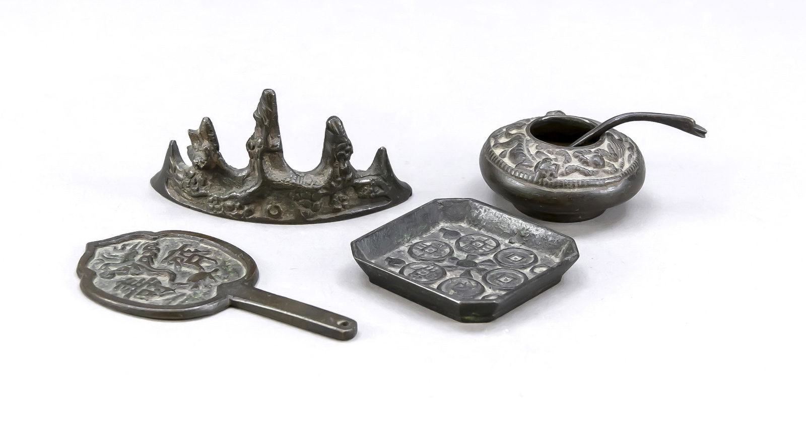 4 small bronzes (grave goods (1 of 1)