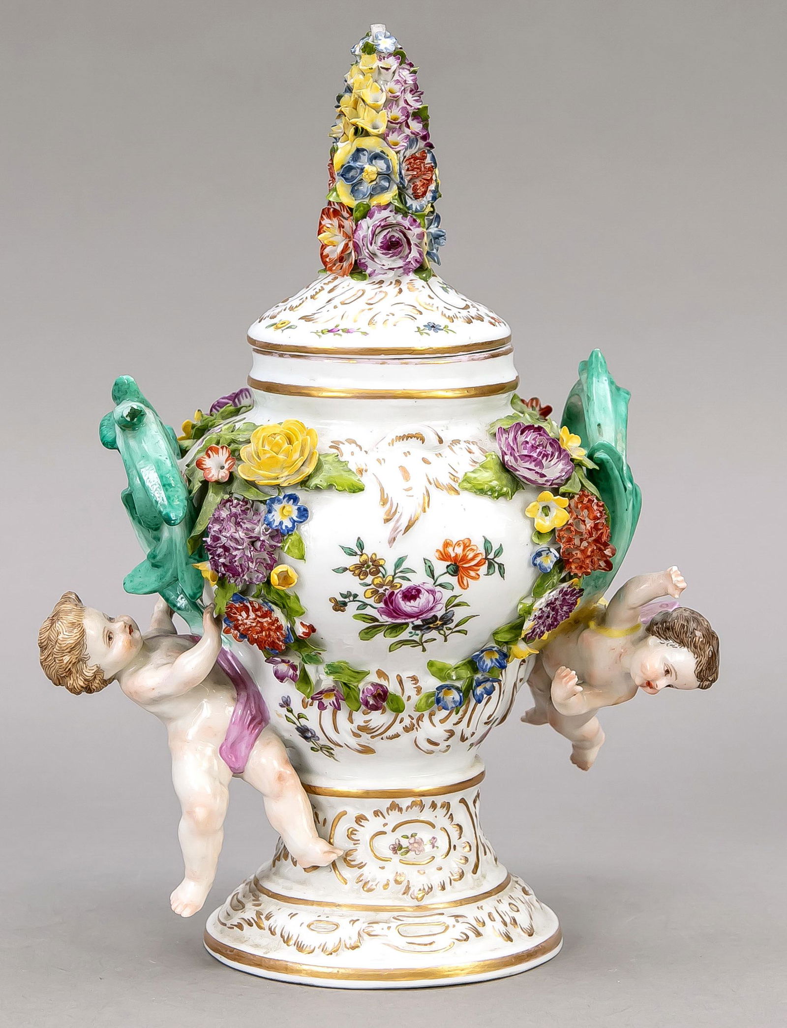 Lidded vase, Sitzendorf, Thuri (1 of 2)