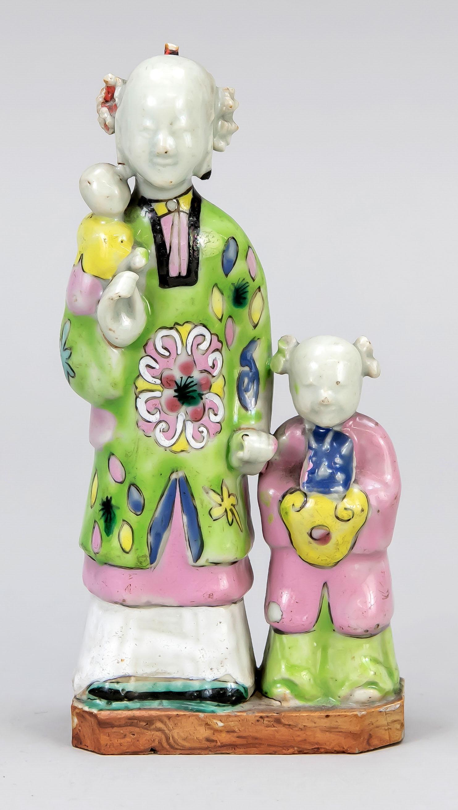 Famille Rose porcelain figure (1 of 1)