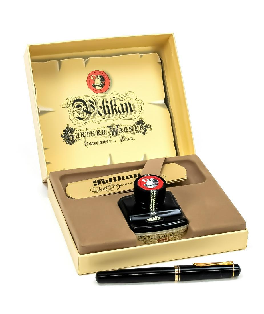 Two-piece Pelikan gift set, 2nd h: Two-piece Pelikan gift set, 2nd half of the 20th century, marked Pelikan GÃ¼nther Wagner, Hannover and Vienna, consisting of a piston fountain pen, gilded nib, black casing, gilded applications, eng
