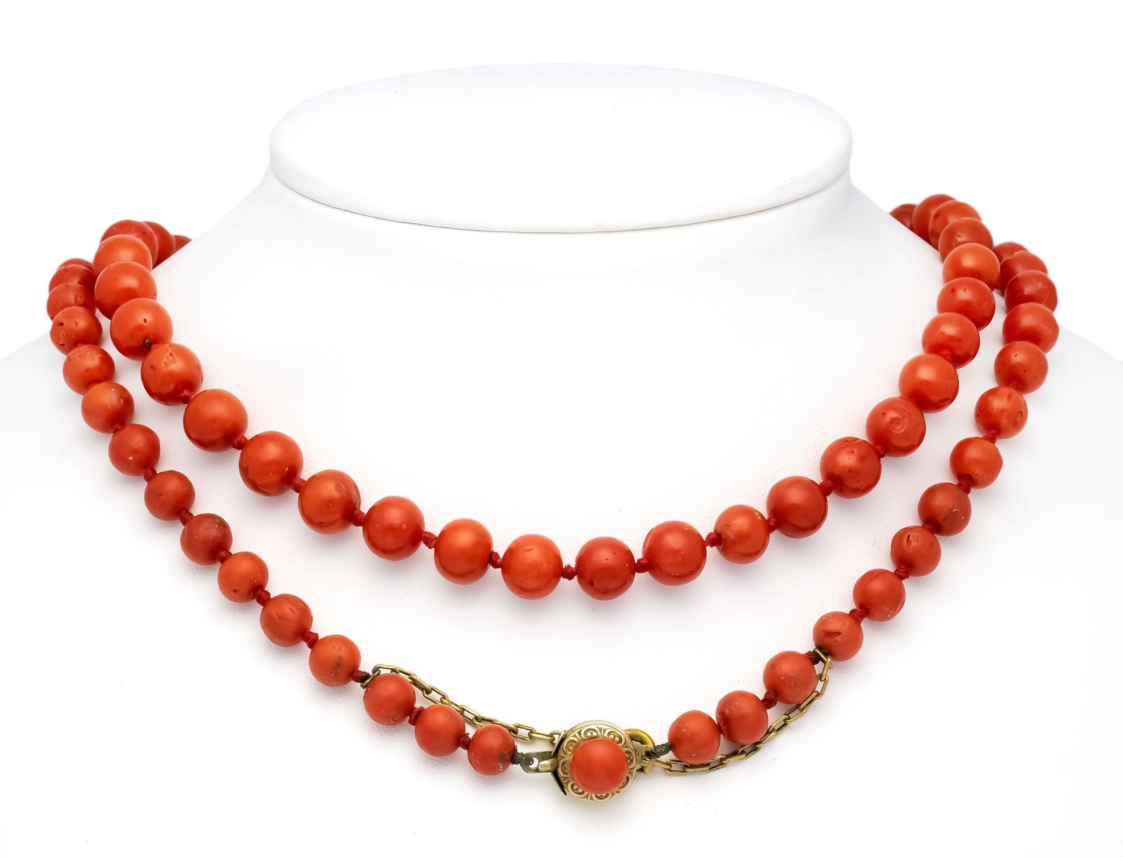 Coral necklace with box clasp (1 of 1)