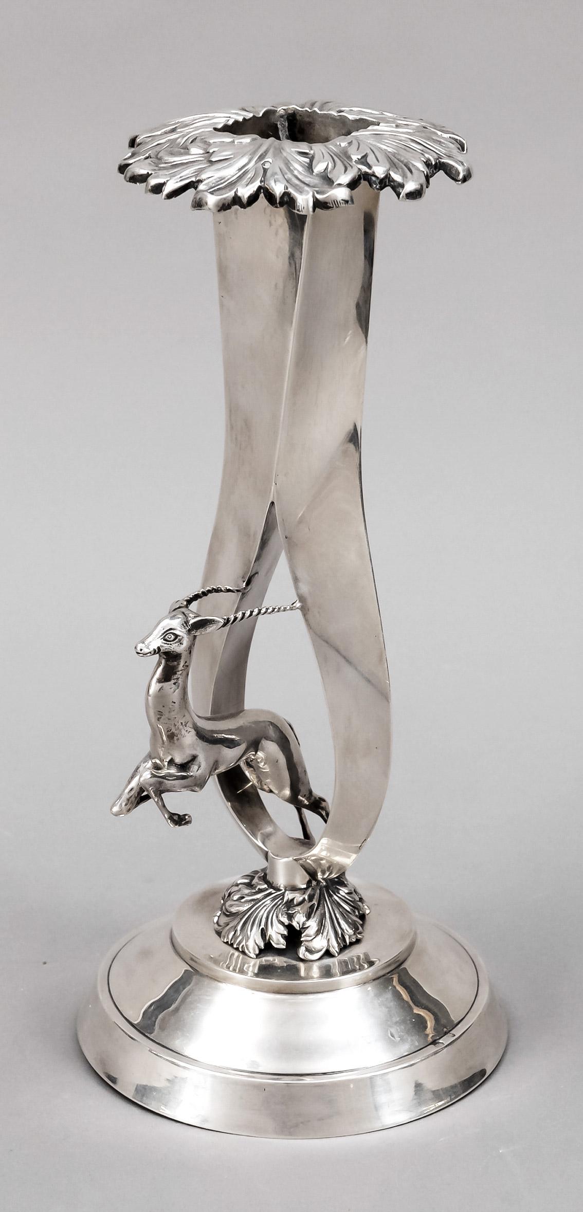 Table decoration/foot of a top bow (1 of 1)