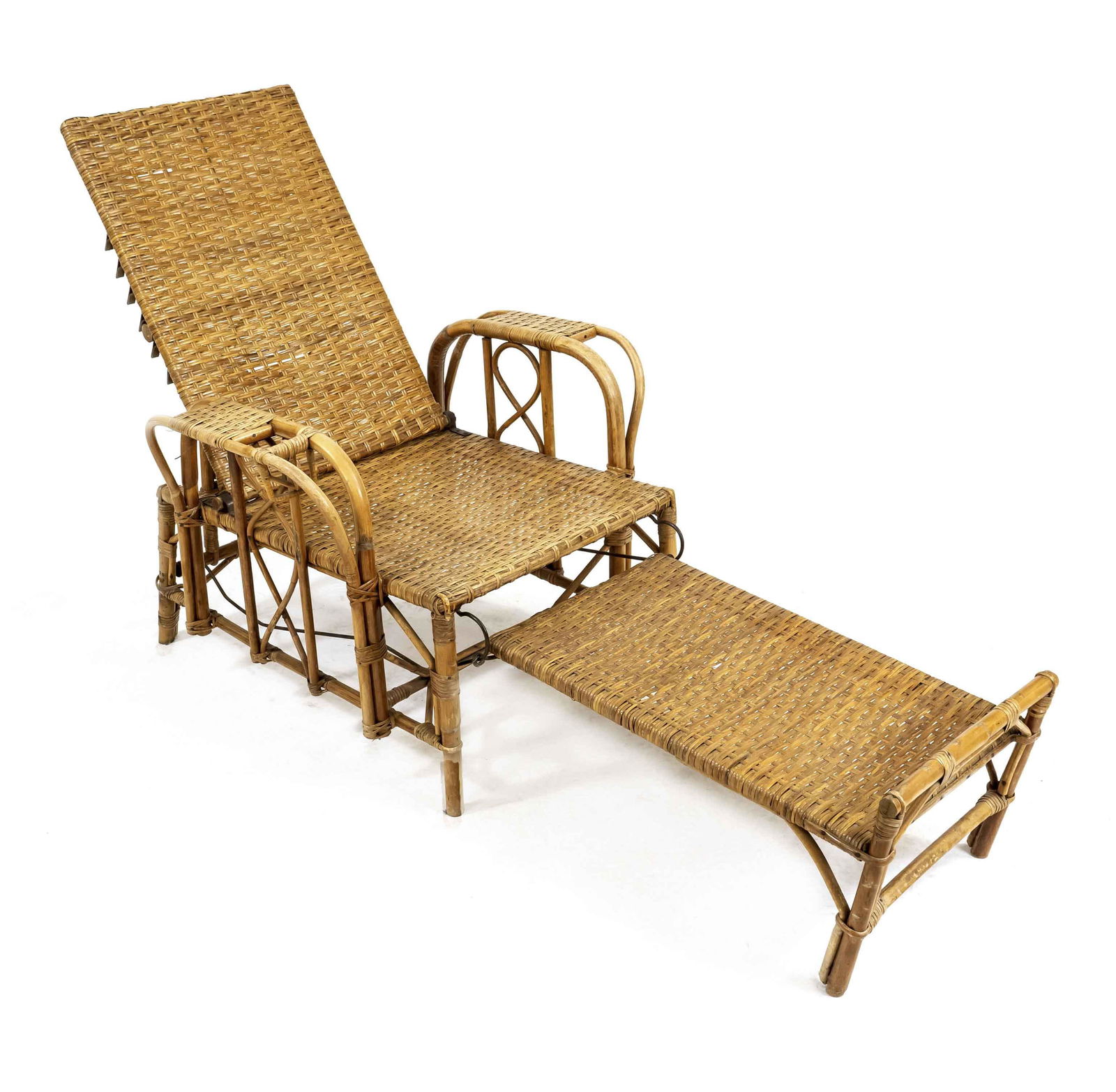 Bauhaus sun lounger circa 1930, de: Bauhaus sun lounger circa 1930, designed by Erich Dieckmann, Bauhaus student, teacher at the successor institute to the Bauhaus at the Weimar State Bauhaus School, rattan and bamboo, 100 x 150 x 74 cm