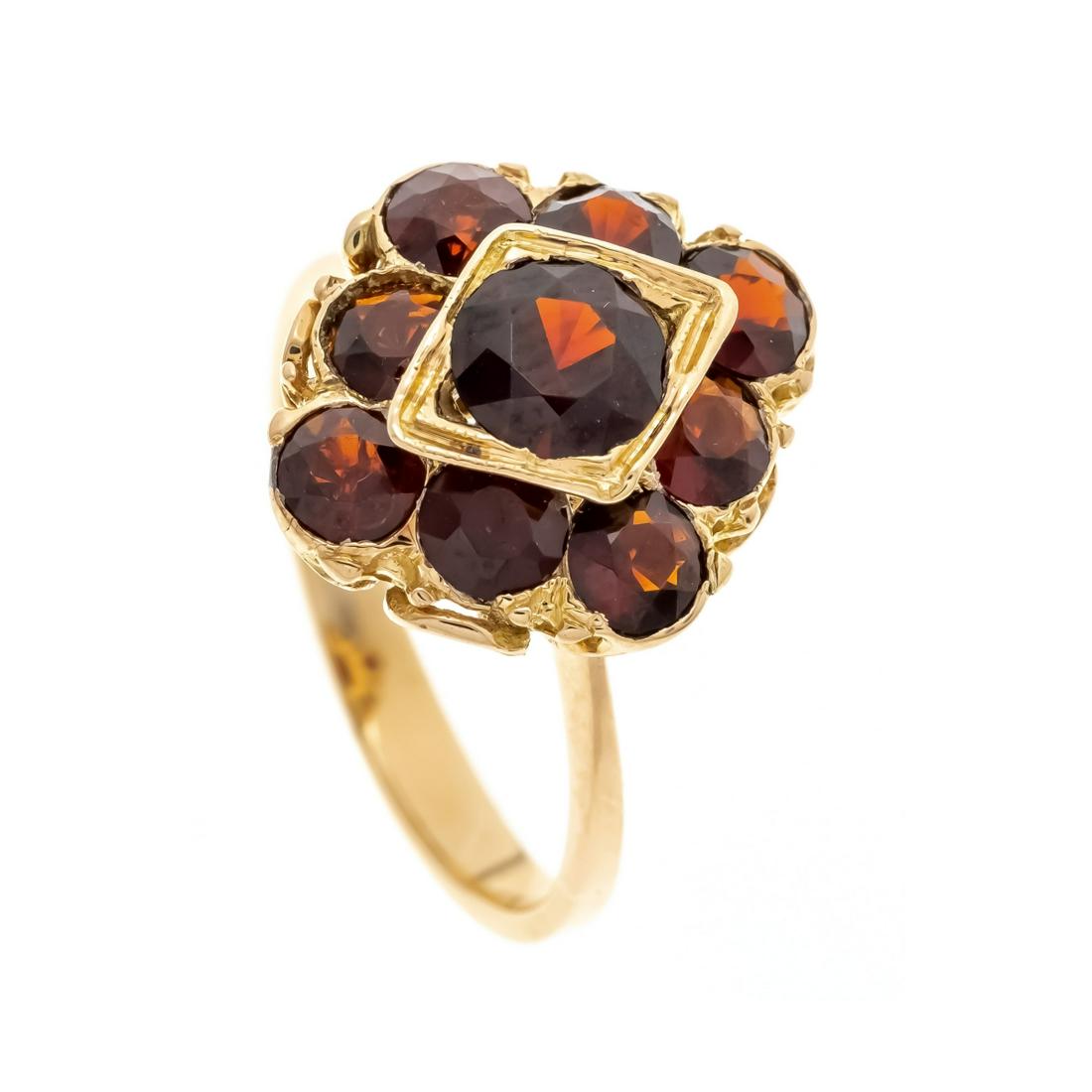 Garnet ring RG 750/000 unstamp: Garnet ring RG 750/000 unstamped, tested, with 9 round faceted fine garnets 6 and 3 mm, RG 57, 4,8 g