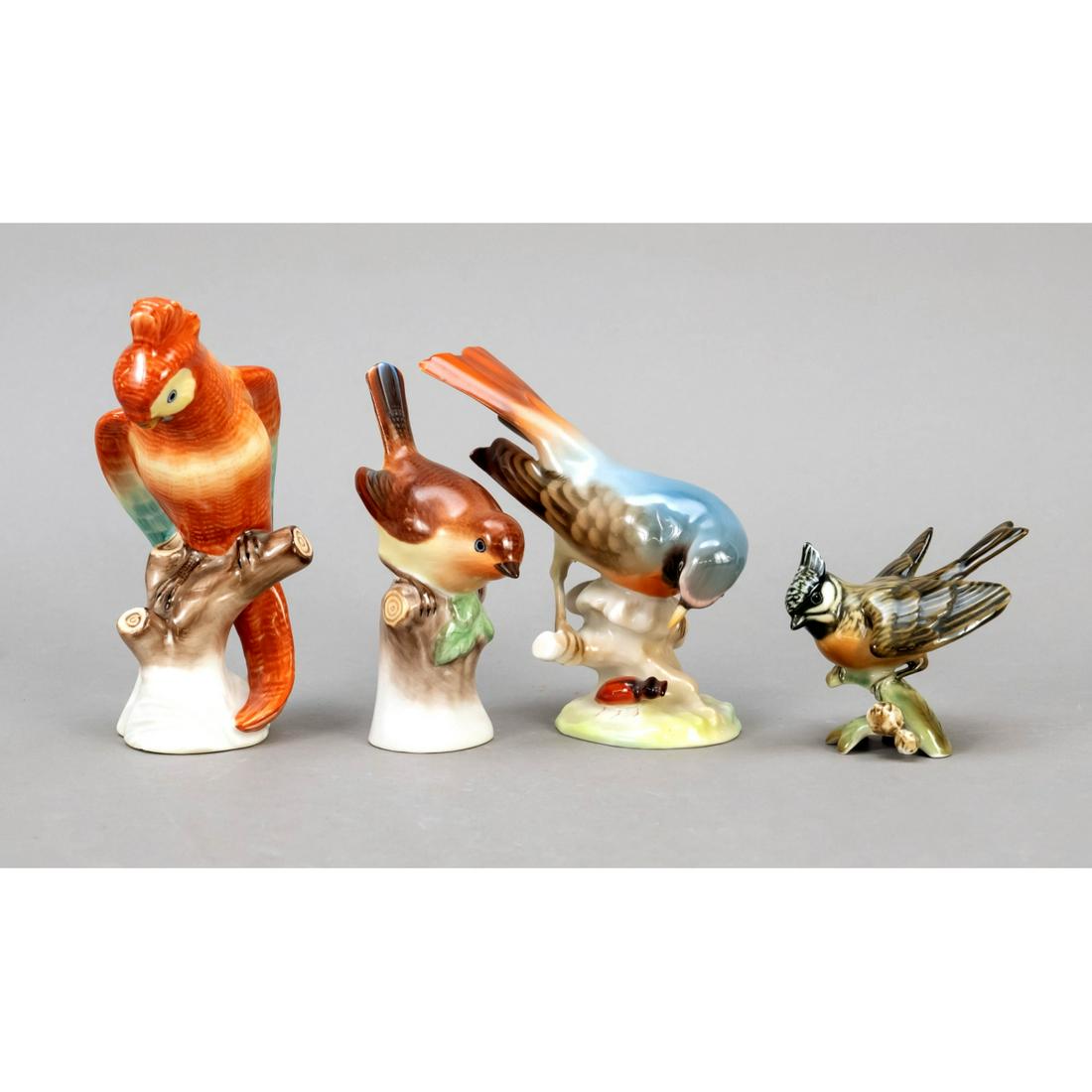 Four bird figures, parrot on a (1 of 1)
