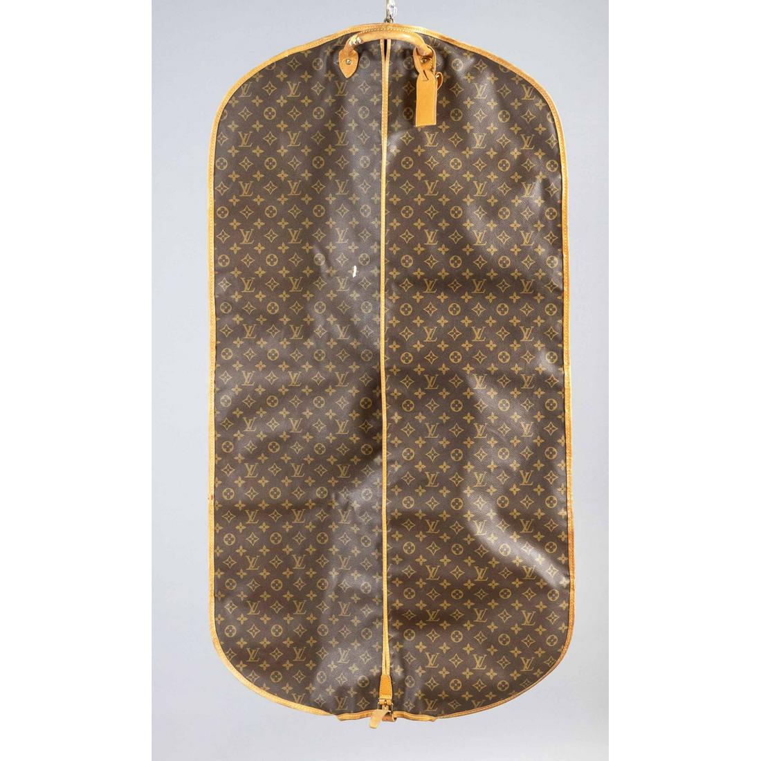 Louis Vuitton, vintage monogra (1 of 2)