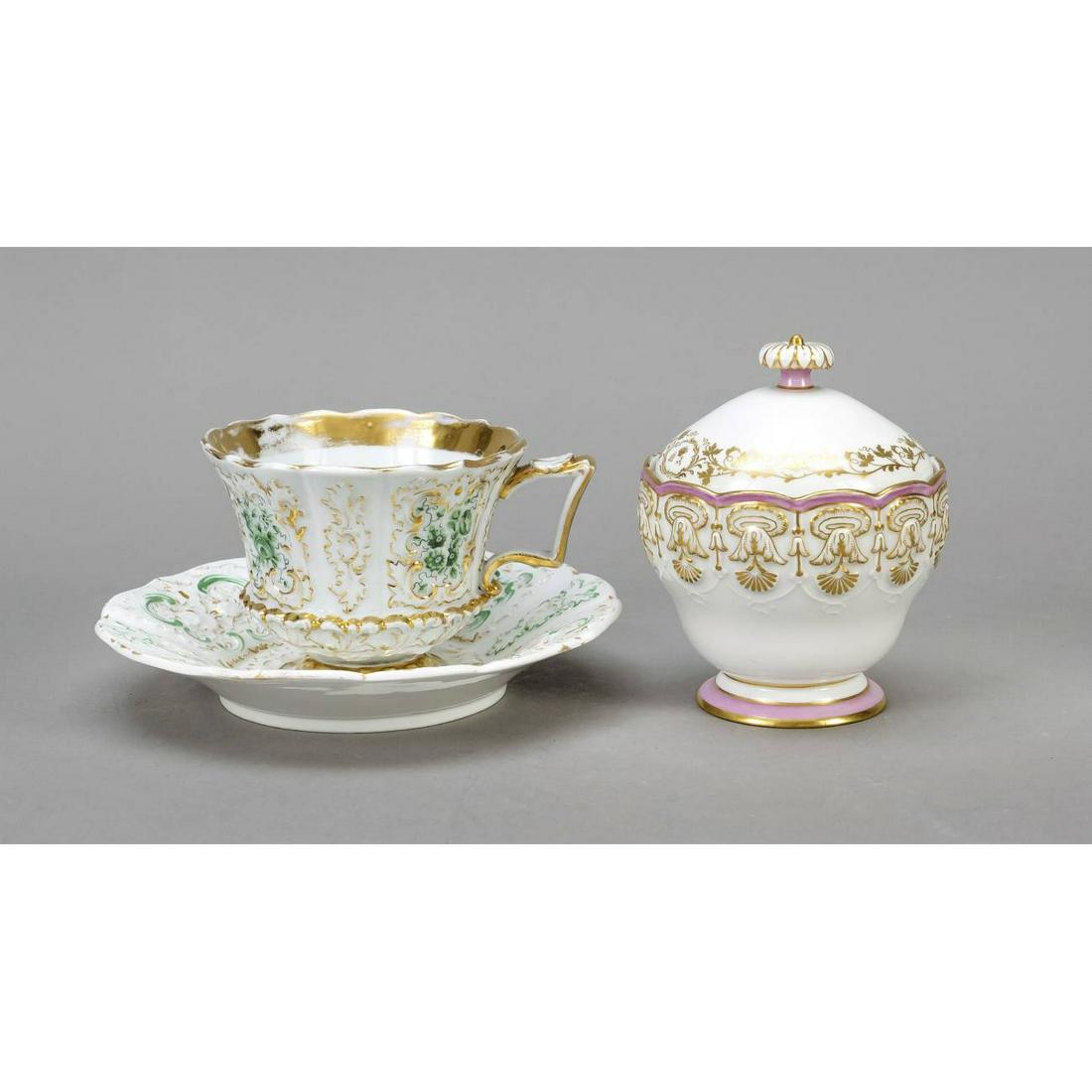 Cup with UT and sugar bowl, Meiss (1 of 1)