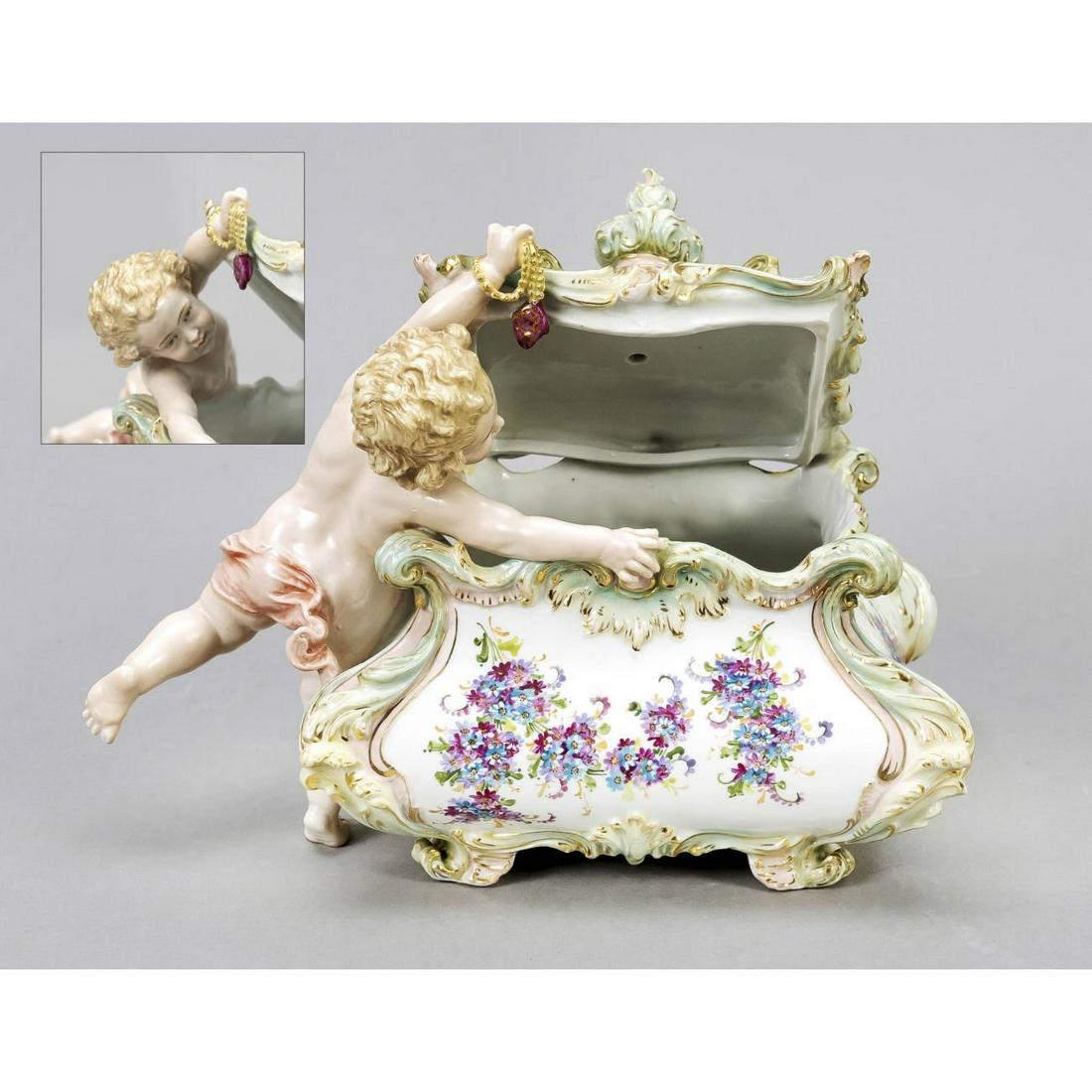 Figural lidded box, w. France, la (1 of 3)