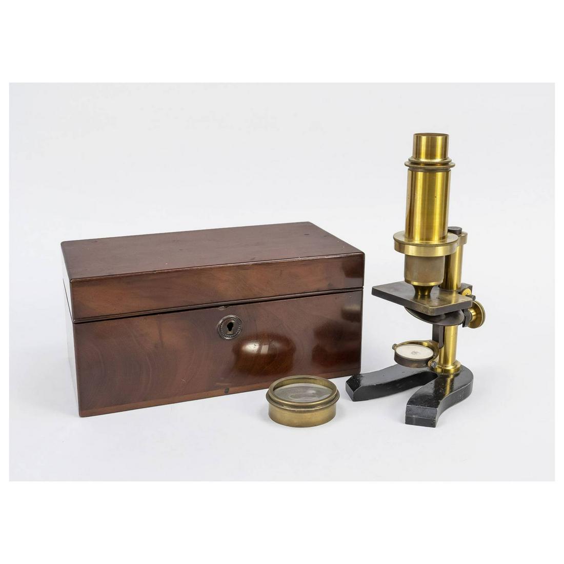 Microscope in wooden case, Germany: Microscope in wooden case, Germany (Berlin), 2nd half of 19th century, brass instrument with various lenses. In the lid a printed paper etuette, on it inscribed ''J. Amuel, Nachfg. W. Teschner, manufa