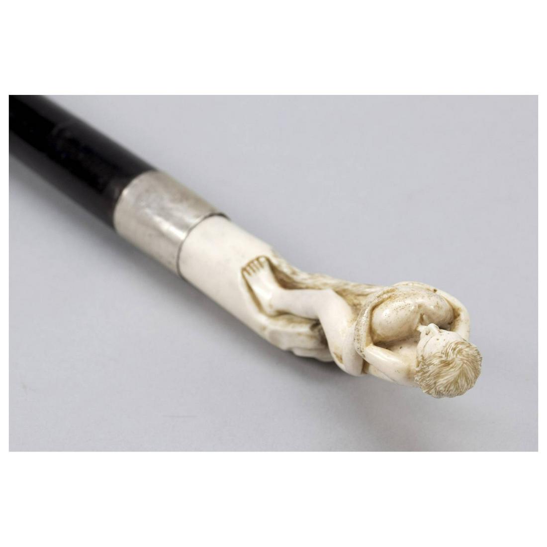 Erotic walking stick with silver m: Erotic walking stick with silver mount (hallmark London 1922): compare Bastoni Materia Arte Potere, a cura di Aldo Gerardi, Renzo Traballesi, Alberto Zina, page 134, no. 223, 2006. Handle as erotic le