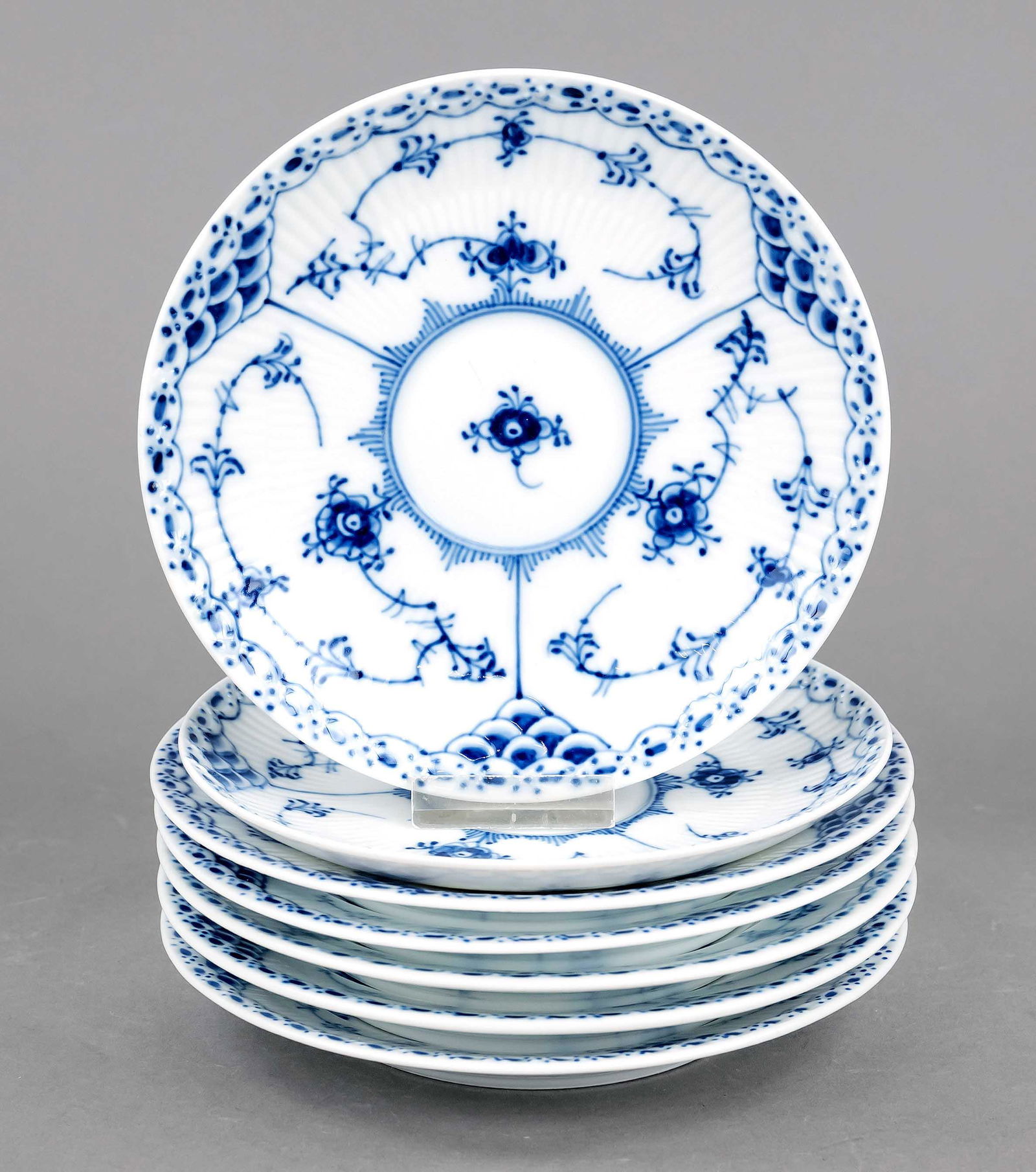 Seven cake plates, Royal Copenha (1 of 1)