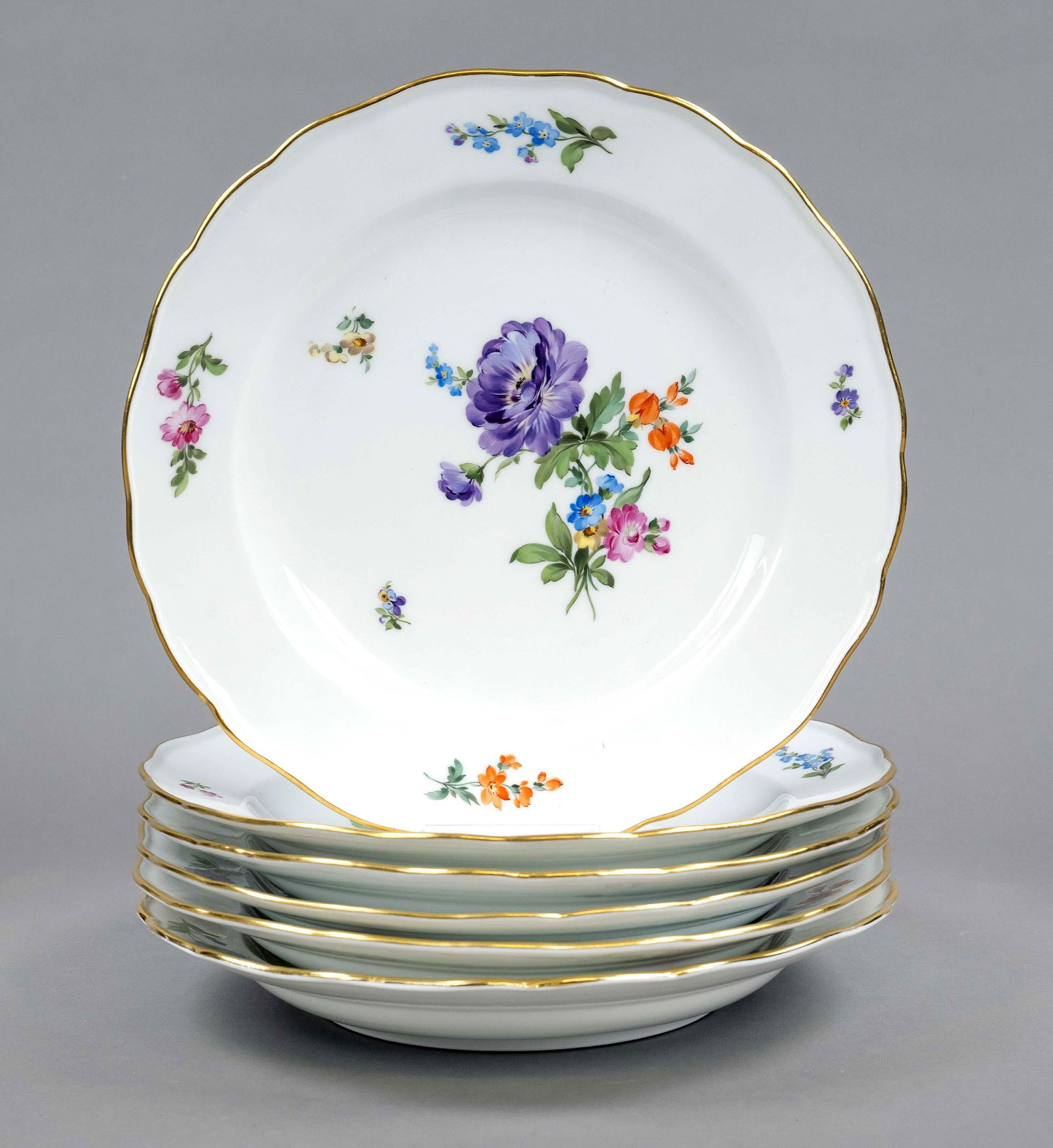 Six dinner plates, Meissen, knob (1 of 1)