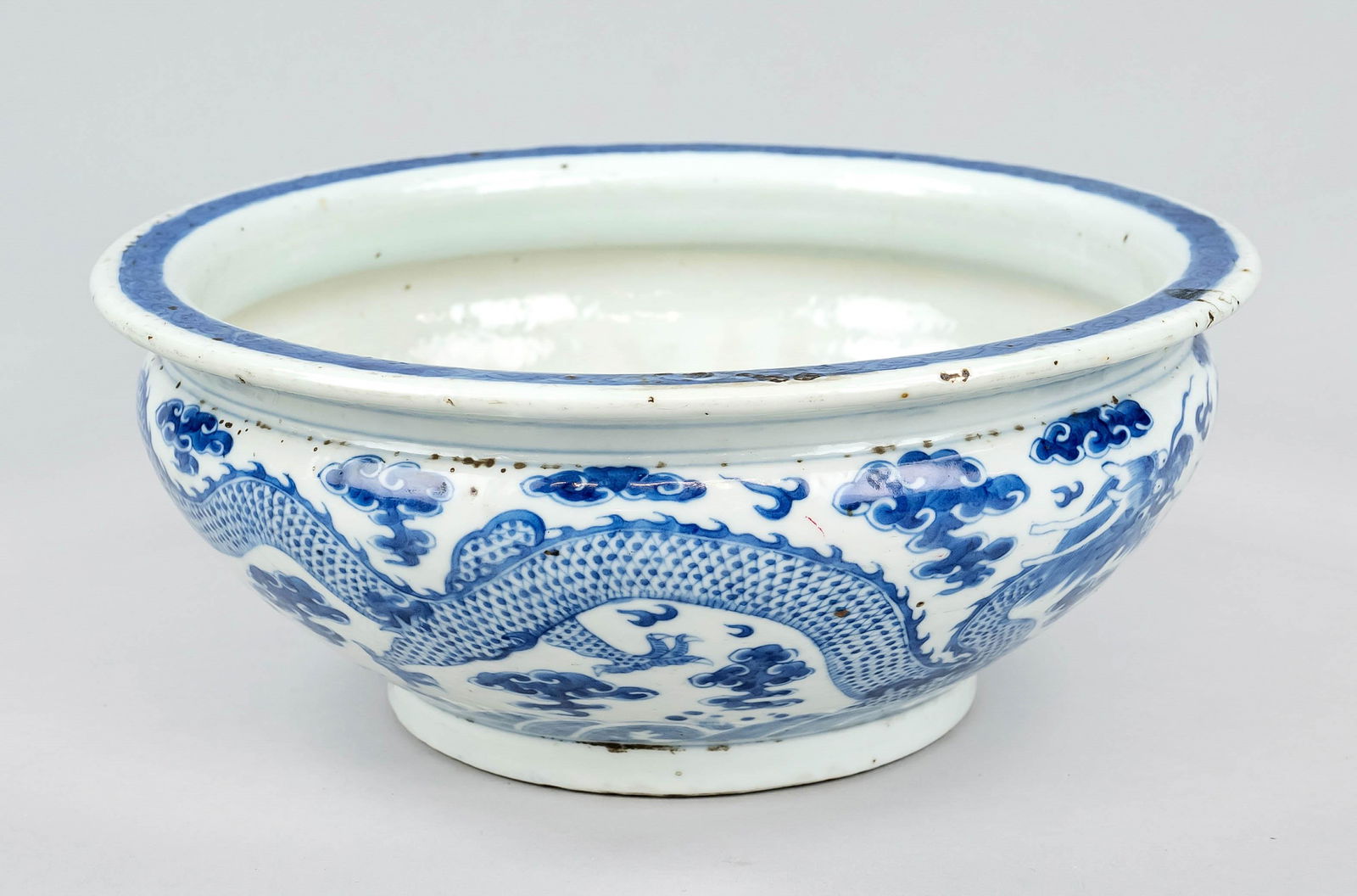 Large dragon bowl, China, probably Qing dynasty(1644-1911) 18th/19th century, porcelain with (1 of 2)