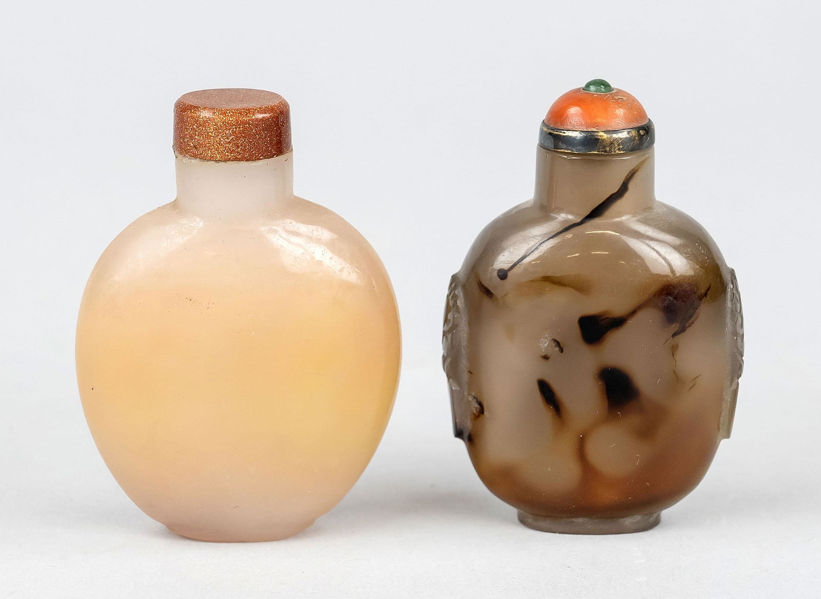 2 Snuffbottles, China, 19th century, h 6cm (1 of 1)