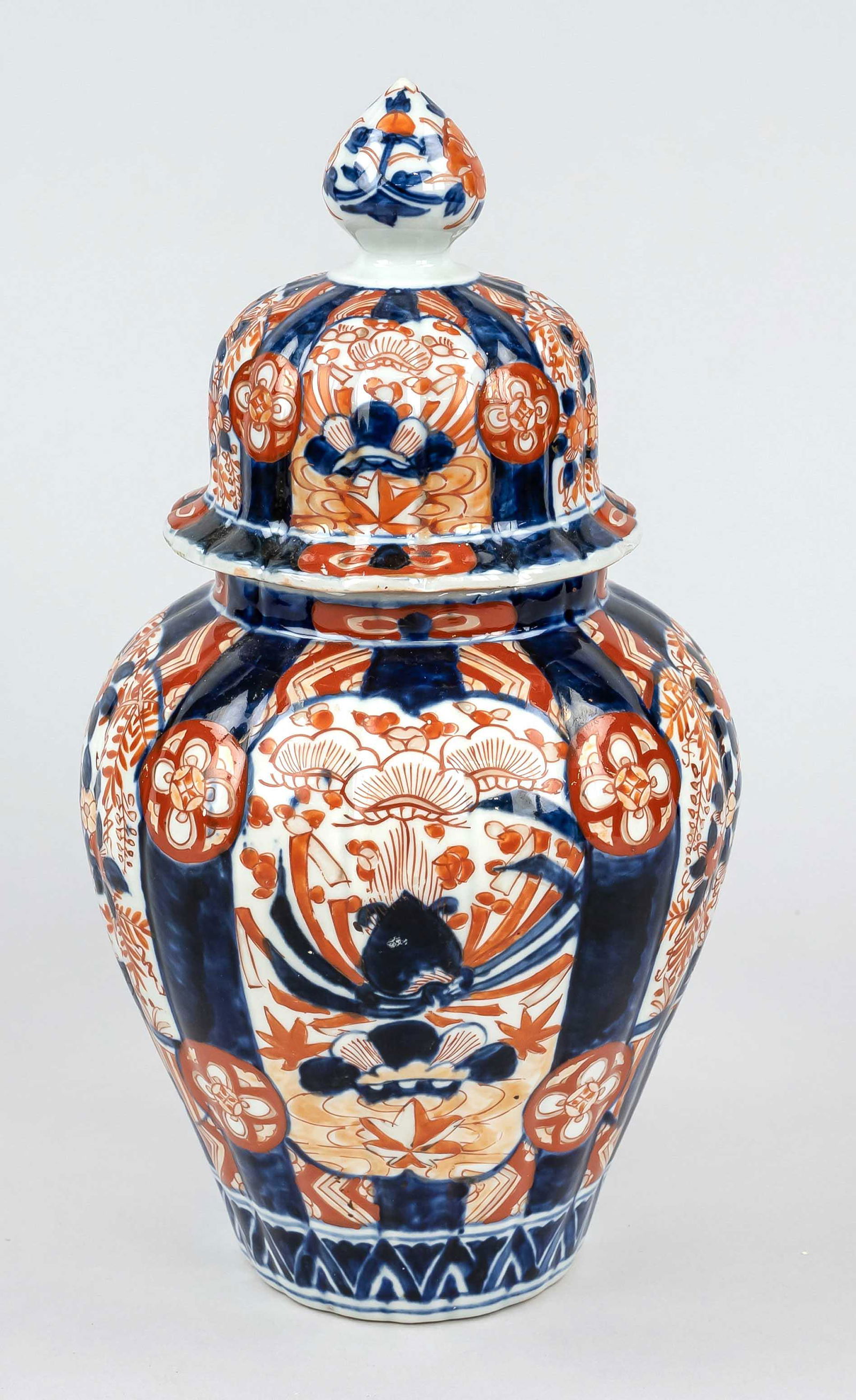 Ribbed Imari Prunk Vase, Japan (1 of 1)