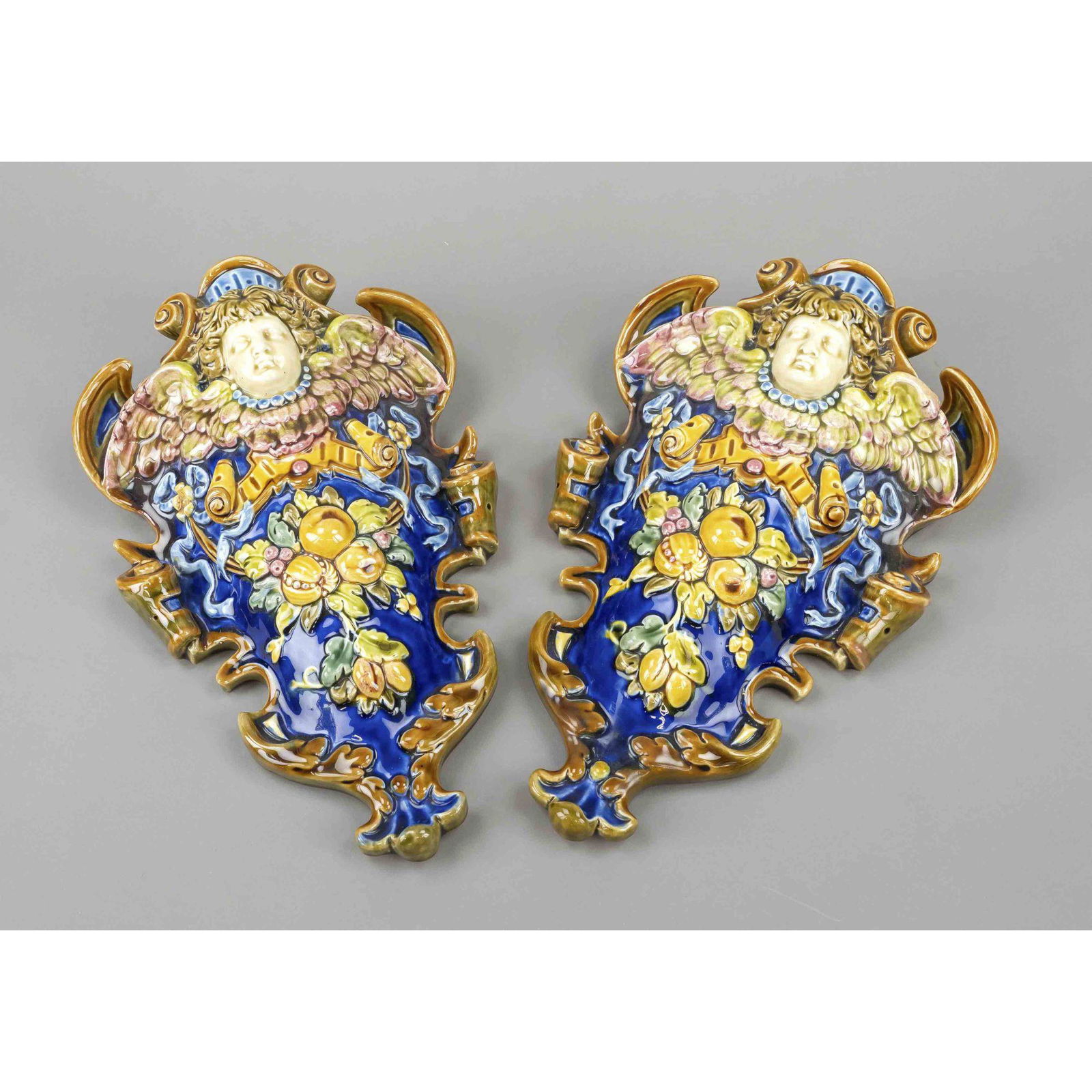 Two wall vases, majolica, 20th (1 of 1)