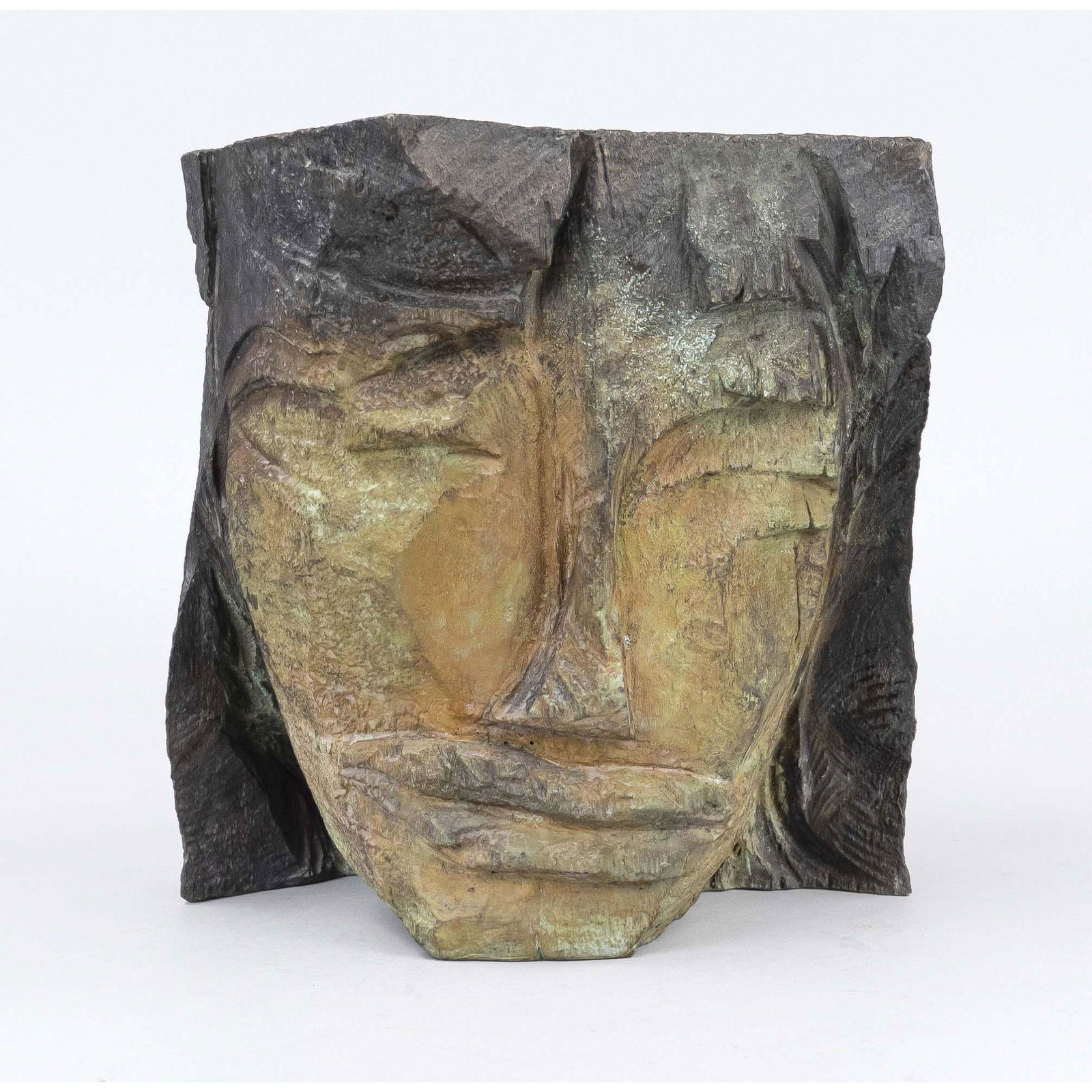 Dietrich Klinge (*1954), head,: Dietrich Klinge (*1954), head, bronze in the shape of a face carved out of a tree trunk, green-brown patinated, signed on the side, dated 2000, numbered 5/9, foundry mark, h. 22 cm