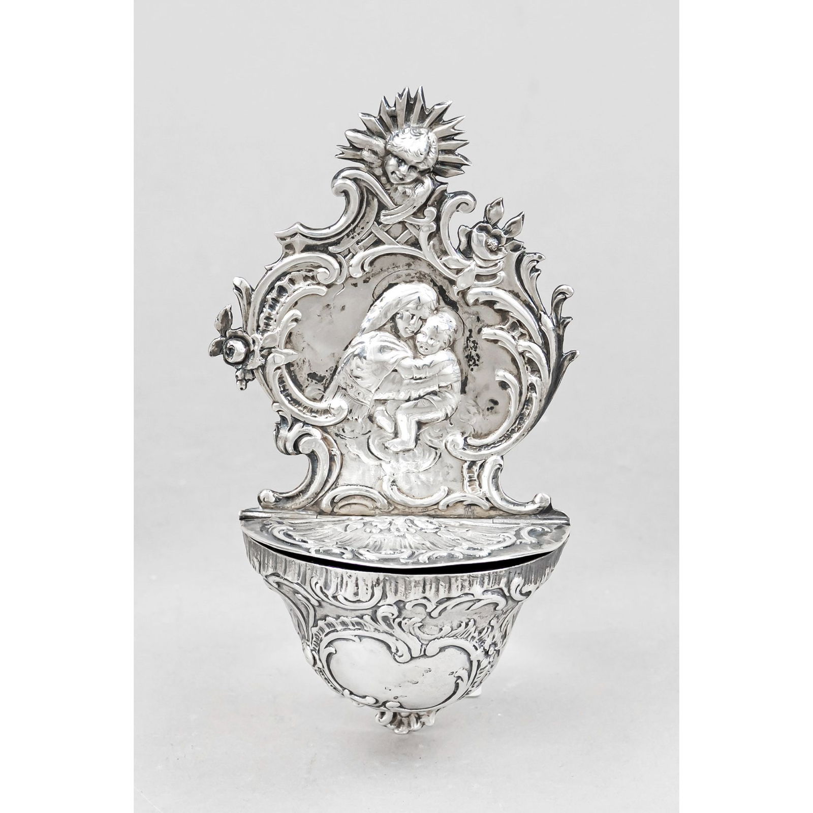 Holy water basin, German, beginni (1 of 1)