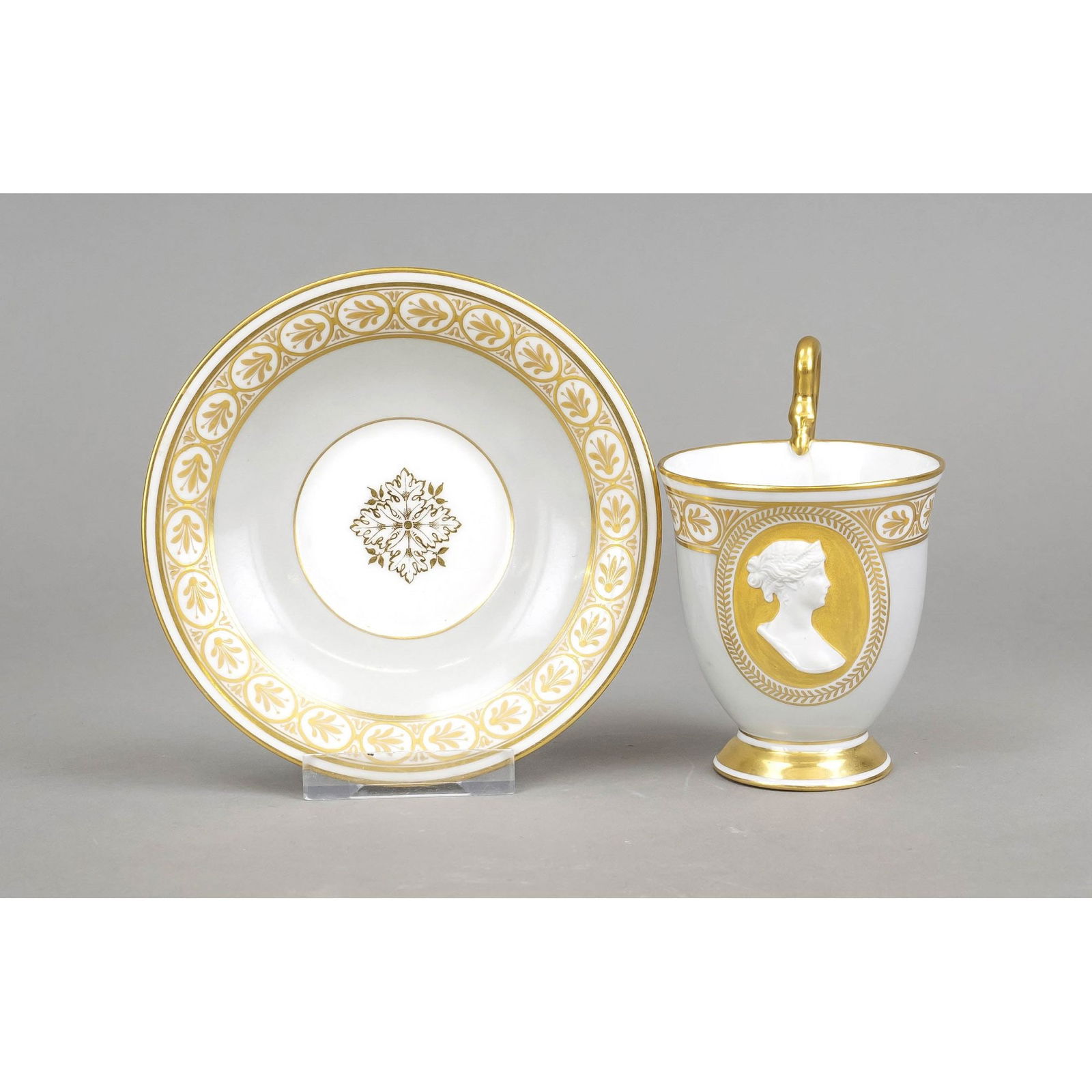 Louisa cup and saucer, KPM Berlin (1 of 1)