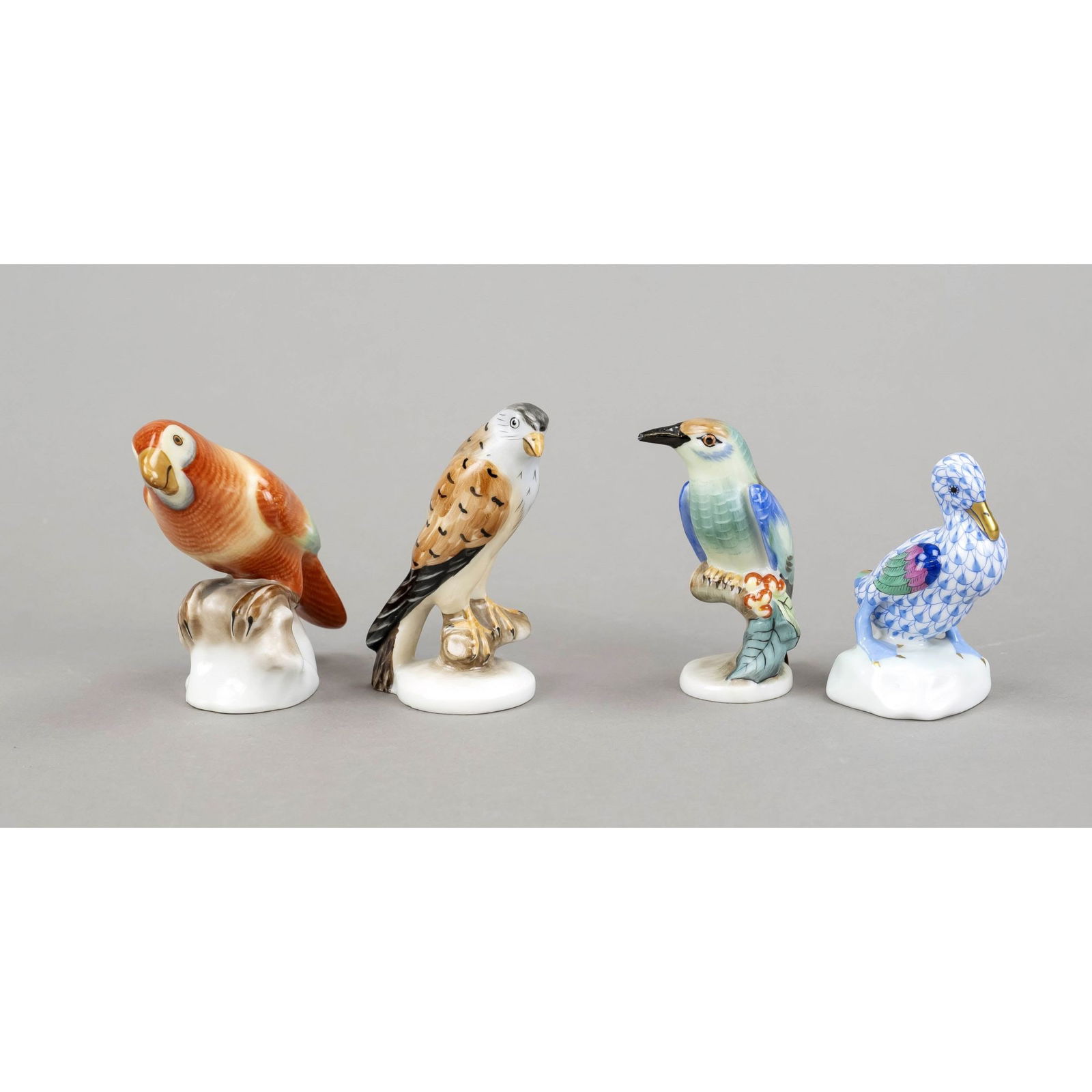 Four miniature bird figurines, He (1 of 1)
