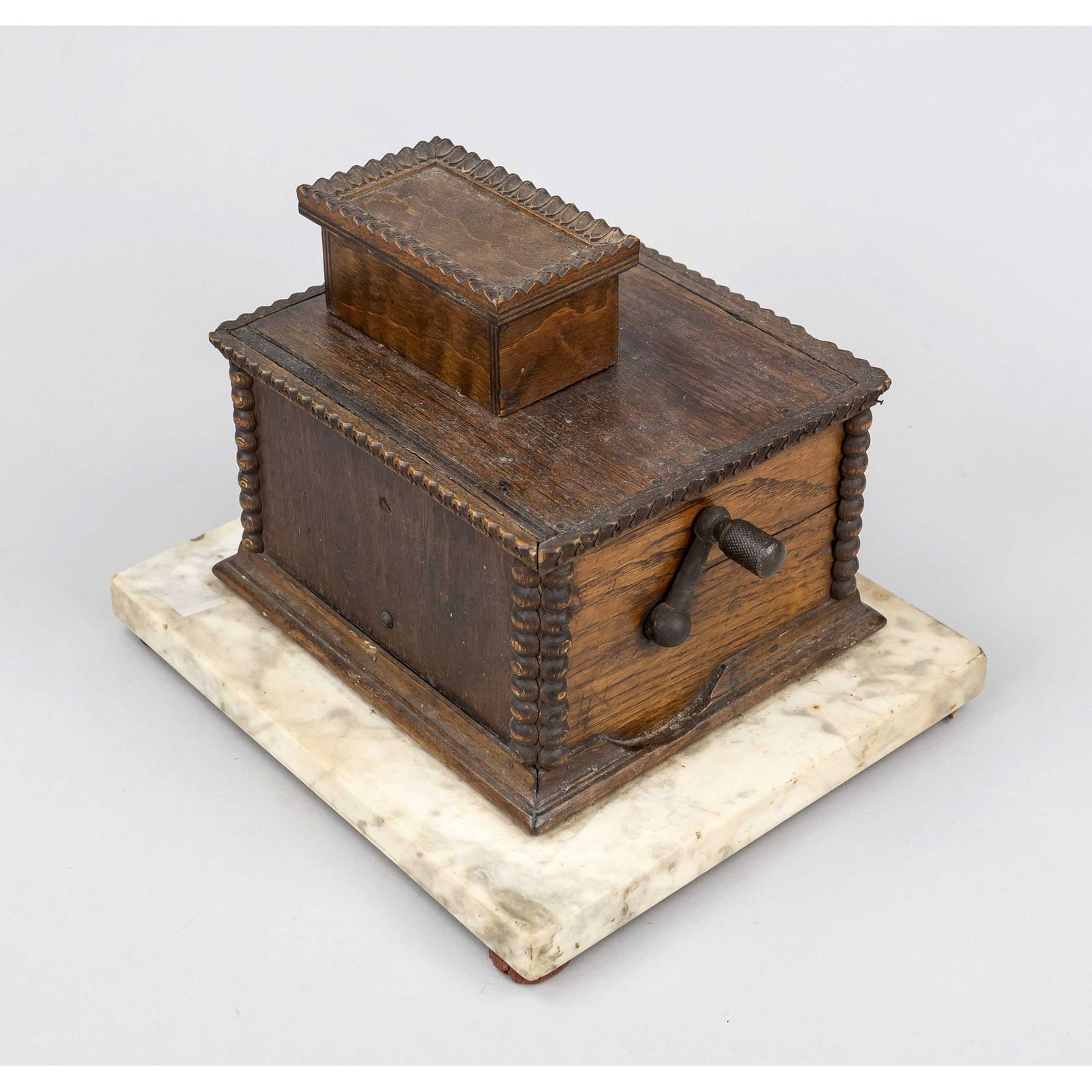 Mechanical cigar lighter, early 2 (1 of 2)