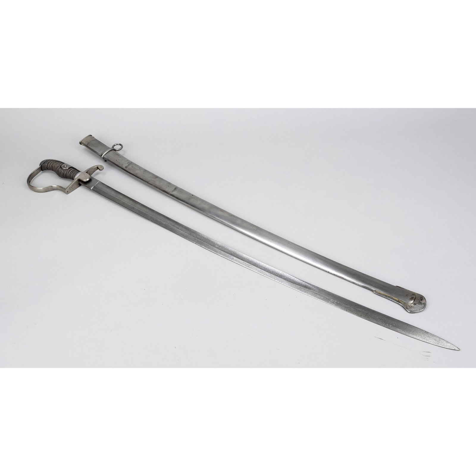 Saber, 19th century, heavy, high: Saber, 19th century, heavy, high quality design, blade with fullers, grip ray skin with wire winding, bow with recess for safety strap, metal scabbard, rubbed and bumped, l. 98,5 cm