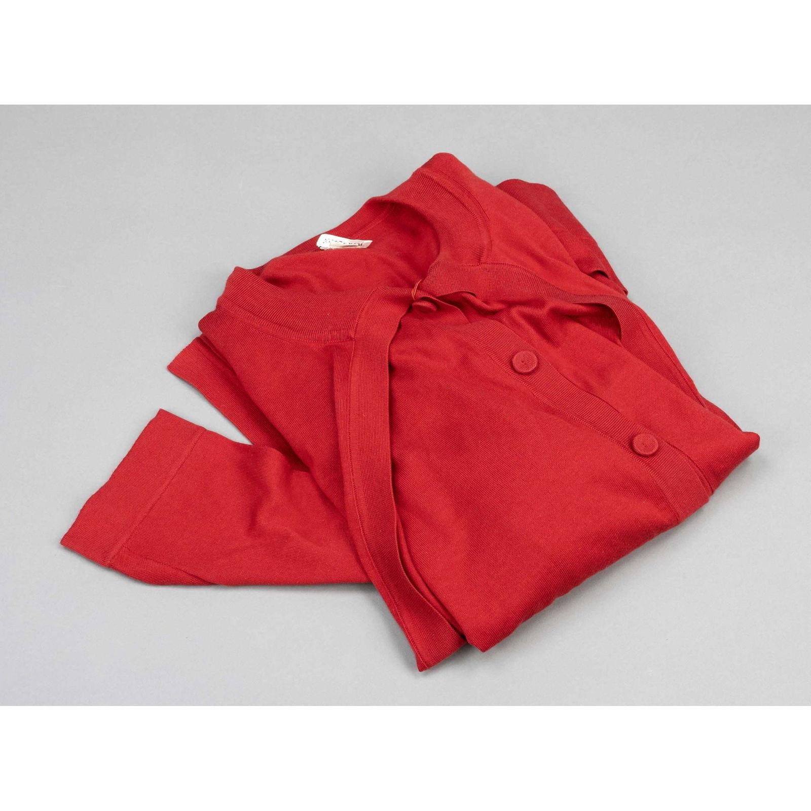 Hermes, long-sleeved light sweater: Hermes, long-sleeved light sweater in twinset look with integrated sleeveless undershirt, both parts sewn together at the neck, undershirt with front button placket, cotton-silk blend in bright red, s