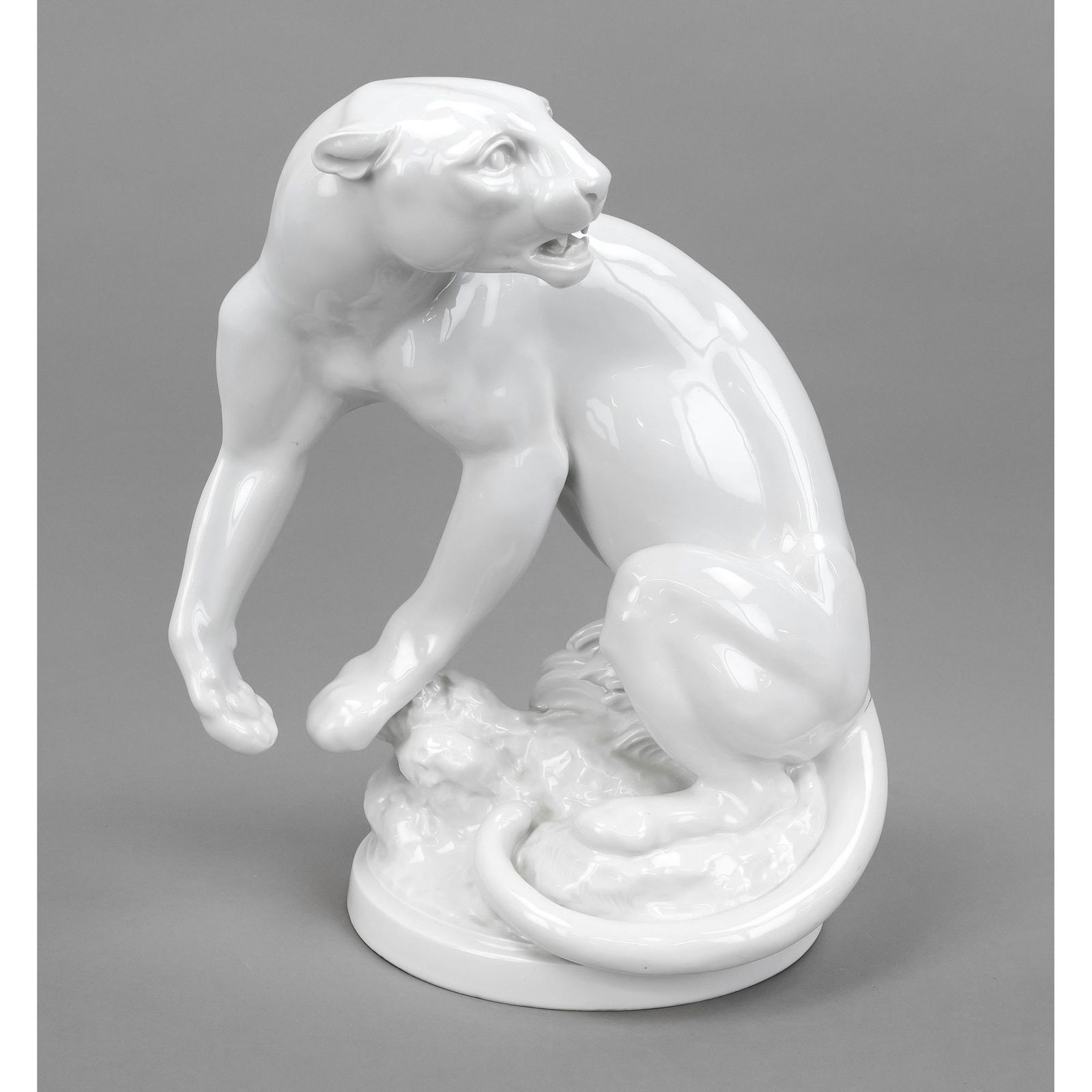 Snarling panther, Weimar porcelai: Snarling panther, Weimar porcelain, Blankenheim, Thuringia, mark from 1837, design by Erich Oehme (1898-1970), signed and dated 1948 on the base, white, firing cracks, h. 36 cm