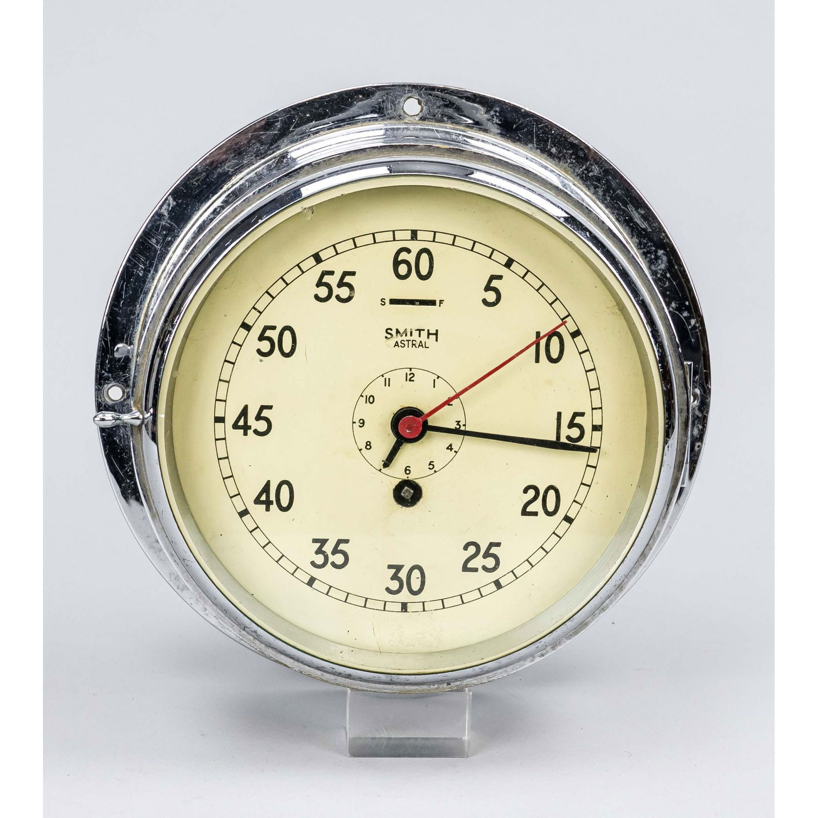 Wall clock chrome-plated, marked: Wall clock chrome-plated, marked '' Smith astral'', faceted glass, clock with pin lever movement starts, diameter 27cm, height 10cm