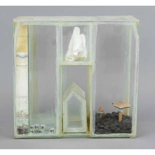 American Box, joint object work: American Box, joint object work by Clemens Weiss (*1955), Emil Lukas (*1964), Lawrence W. Carroll (*1954) and Roxy Paine (*1966), 1997, glue, plaster, pigments, epoxy resin, etc., closed behind glass,