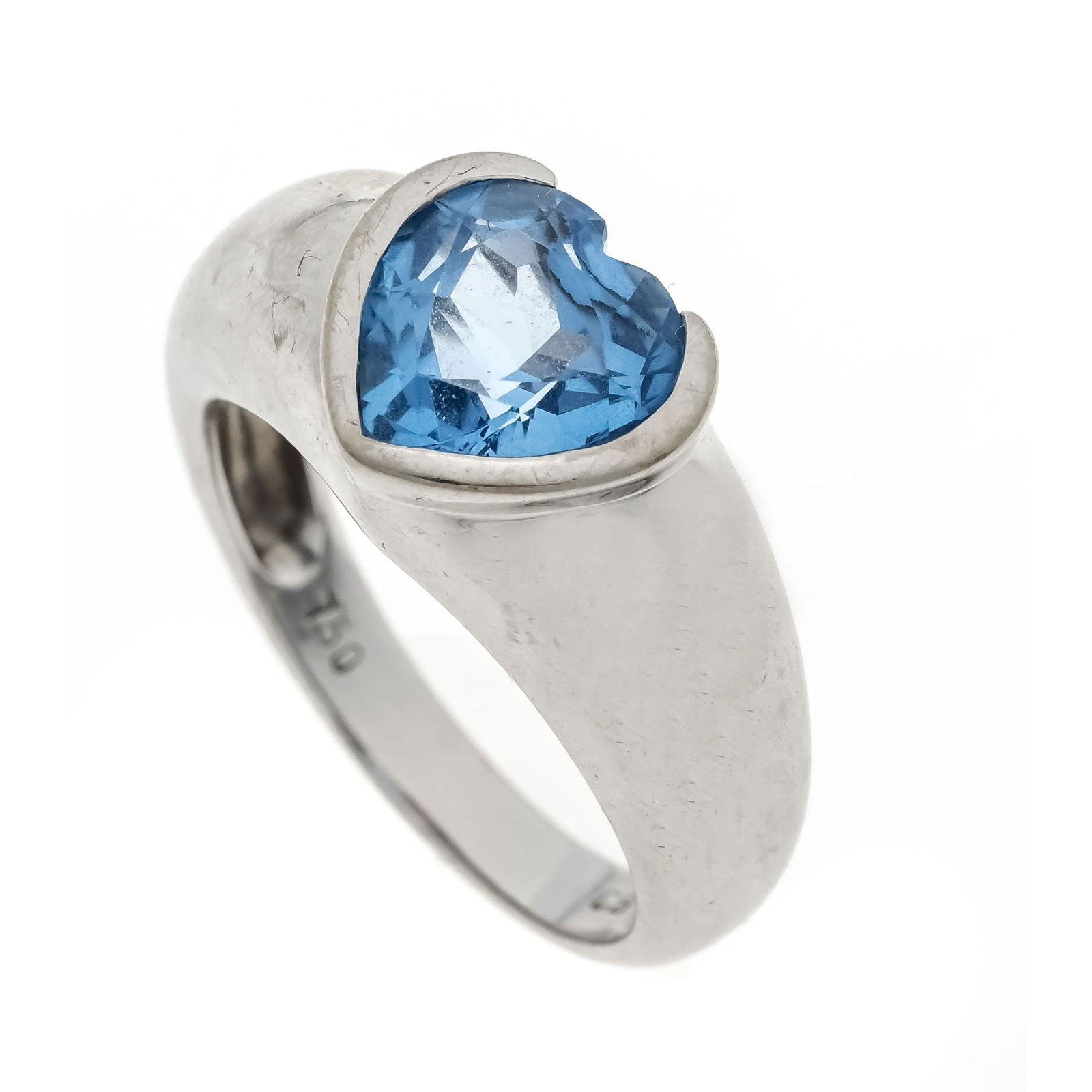 Carl Bucherer blue topaz heart ring: Carl Bucherer blue topaz heart ring WG 750/000 with a faceted blue topaz heart, 9.0 x 8.5 x 5.6 mm, RG 56, CB stamped, 6.6 g