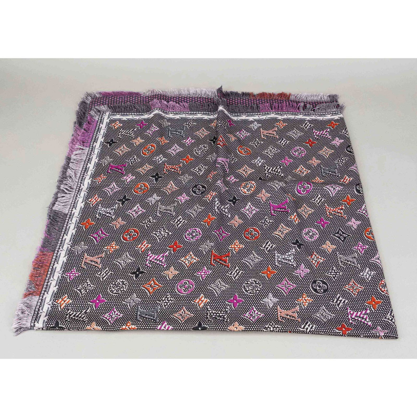 Louis Vuitton, polychrome patterned sq (1 of 1)