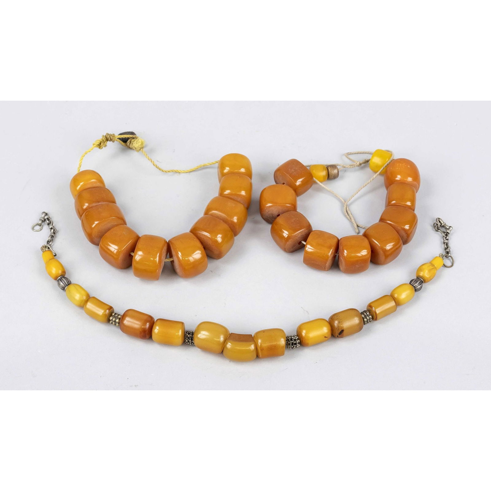 3 Bakelite chains in amber look, 20th (1 of 1)