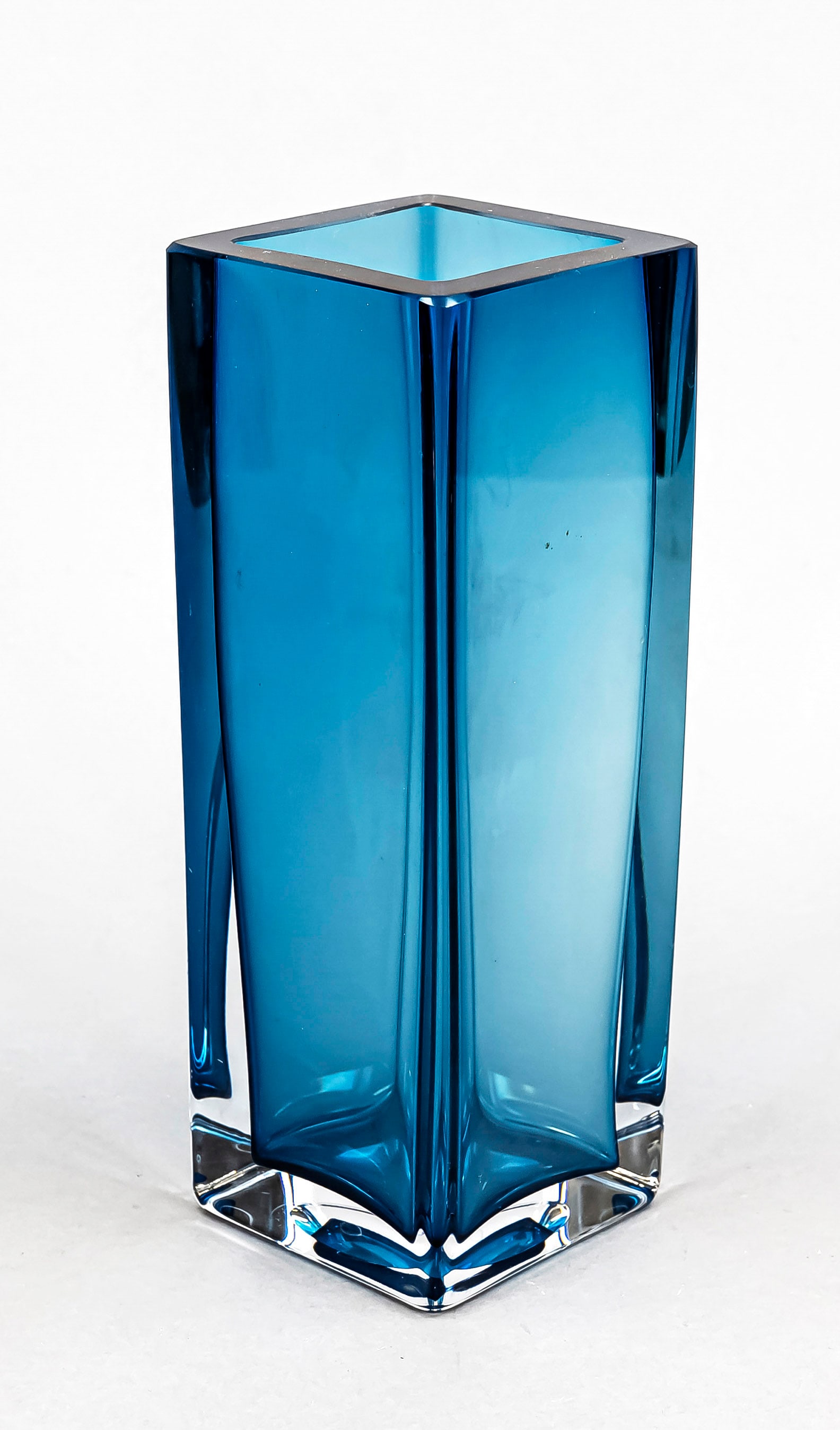 Vase, Sweden, 2nd half 20th century, K: Vase, Sweden, 2nd half 20th century, Kosta Boda, designed by Göran Wärff, square stand, straight body, clear glass with blue overlay, signed and numbered, h. 23 cm
