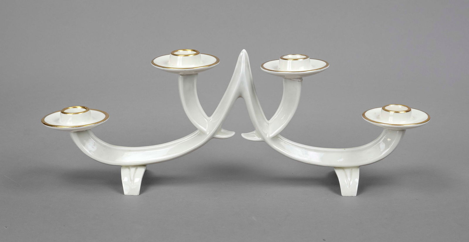 Art Deco chandelier, 4-light, Rudolf K: Art Deco chandelier, 4-light, Rudolf Kämmer Keramische Manufaktur in Volkstedt, Thuringia, ivory-colored porcelain, spouts with gold rims, model no. 348, l. 40 cm