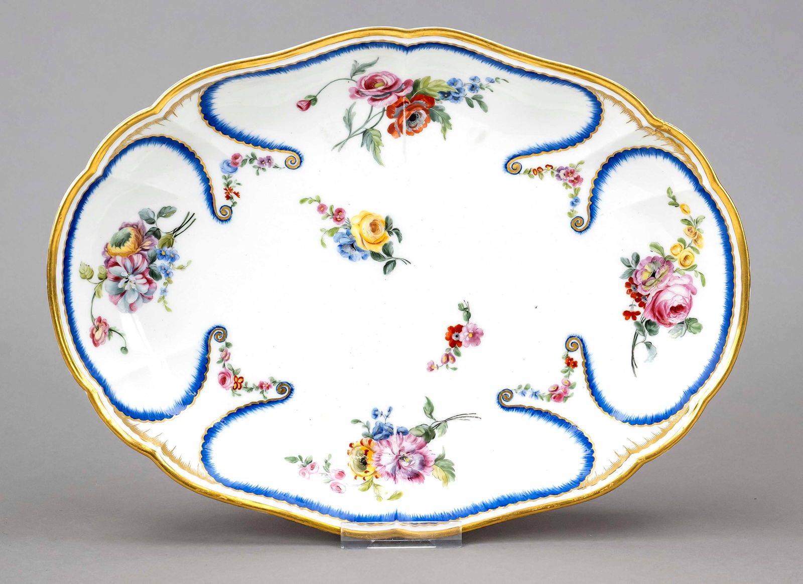 An oval dish from the service ''Feuill (1 of 1)