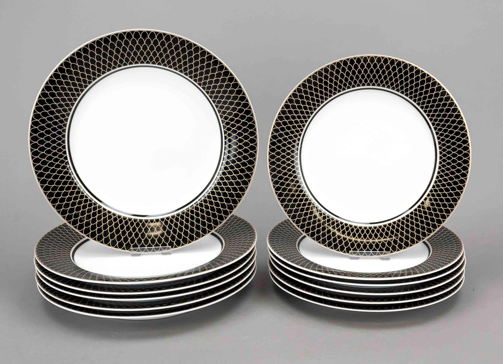 Twelve plates, Lynn Chase, Midnig (1 of 1)