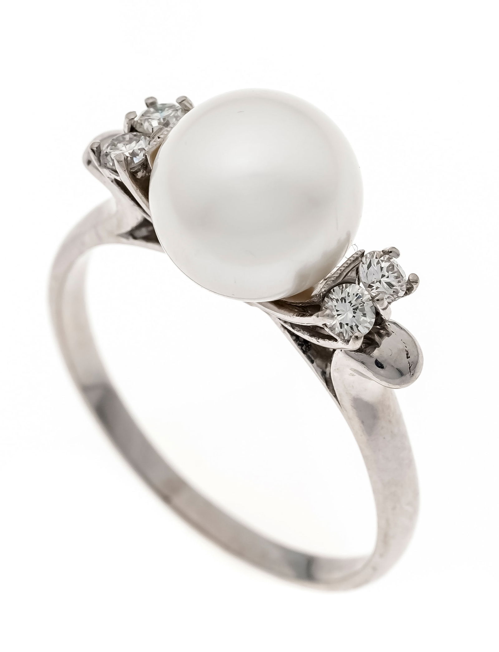 Akoya brilliant-cut diamond ring: Akoya brilliant-cut diamond ring WG 750/000 unmarked, tested, with a white Akoya pearl 8.9 mm and 4 brilliant-cut diamonds, total 0.11 ct W/VS-SI, RG 54, 3.7 g