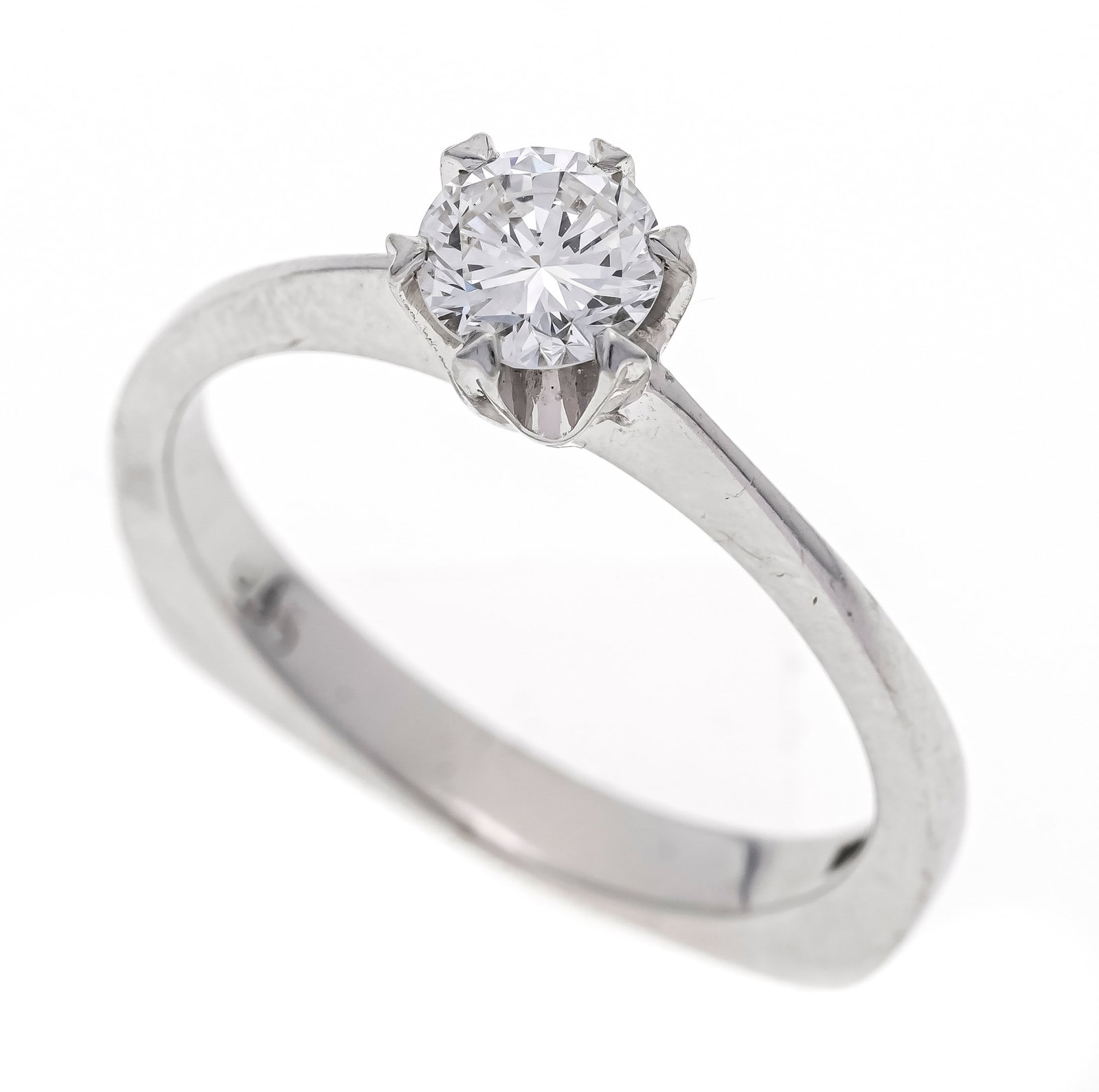 Brilliant-cut diamond ring WG 750: Brilliant-cut diamond ring WG 750/000 with one brilliant-cut diamond 0.55 ct (stamped) W/VS-SI, RG 55, 4.1 g