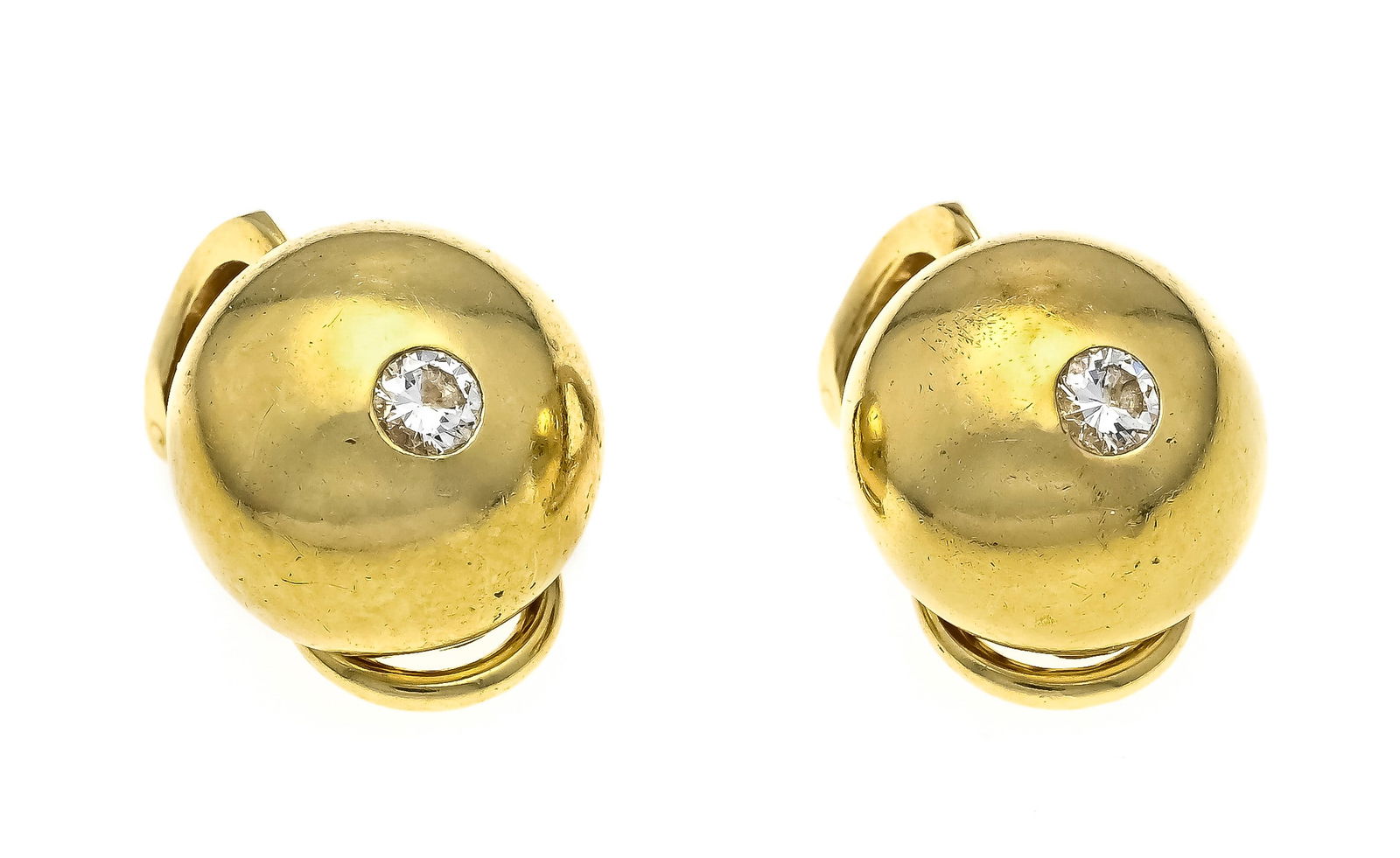 Half-ball ear clips GG 585/000 wi: Half-ball ear clips GG 585/000 with 2 brilliant-cut diamonds, total 0.20 ct W/VS-SI, d. 12 mm, 8.1 g