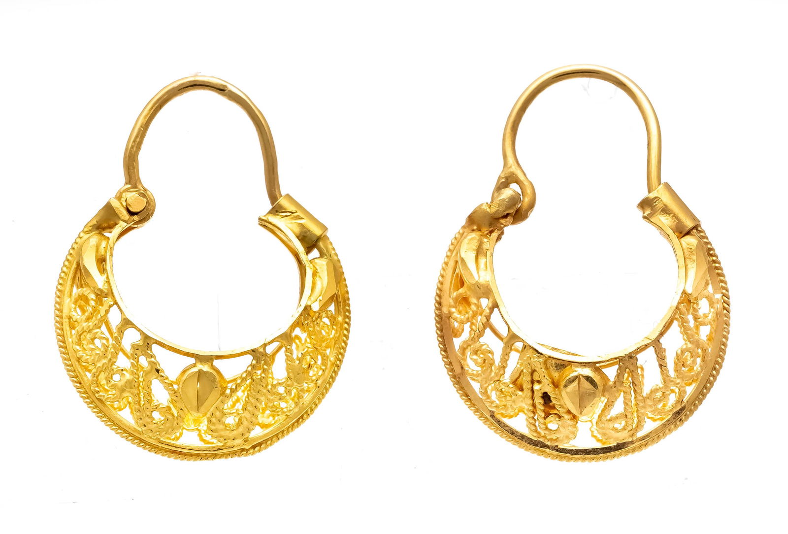 Oriental earrings GG 916/000 fili: Oriental earrings GG 916/000 filigree handwork, l. 22 mm, 3.4 g
