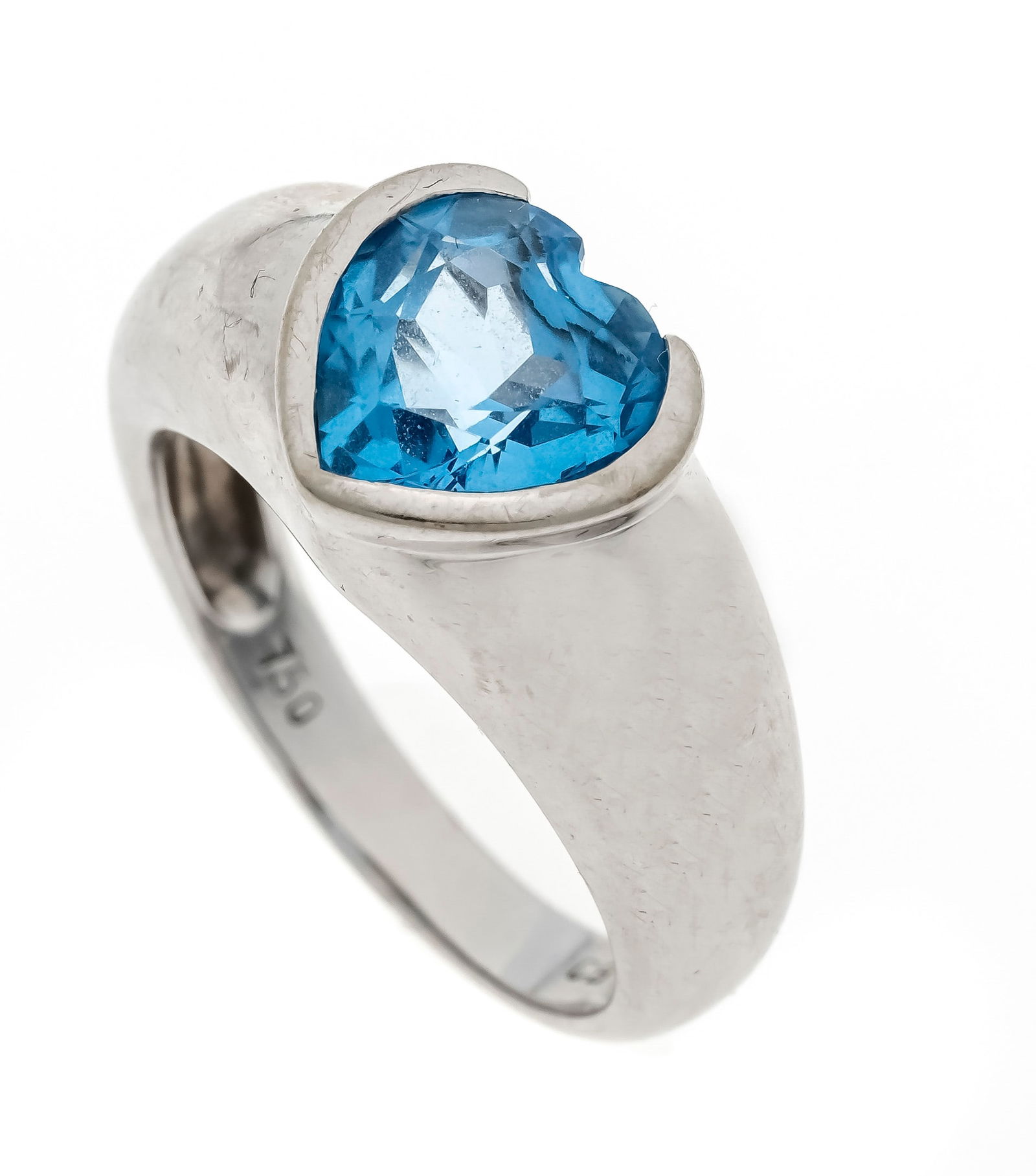 Carl Bucherer blue topaz heart ri: Carl Bucherer blue topaz heart ring WG 750/000 with a faceted blue topaz heart, 9.0 x 8.5 x 5.6 mm, RG 56, CB stamped, 6.6 g