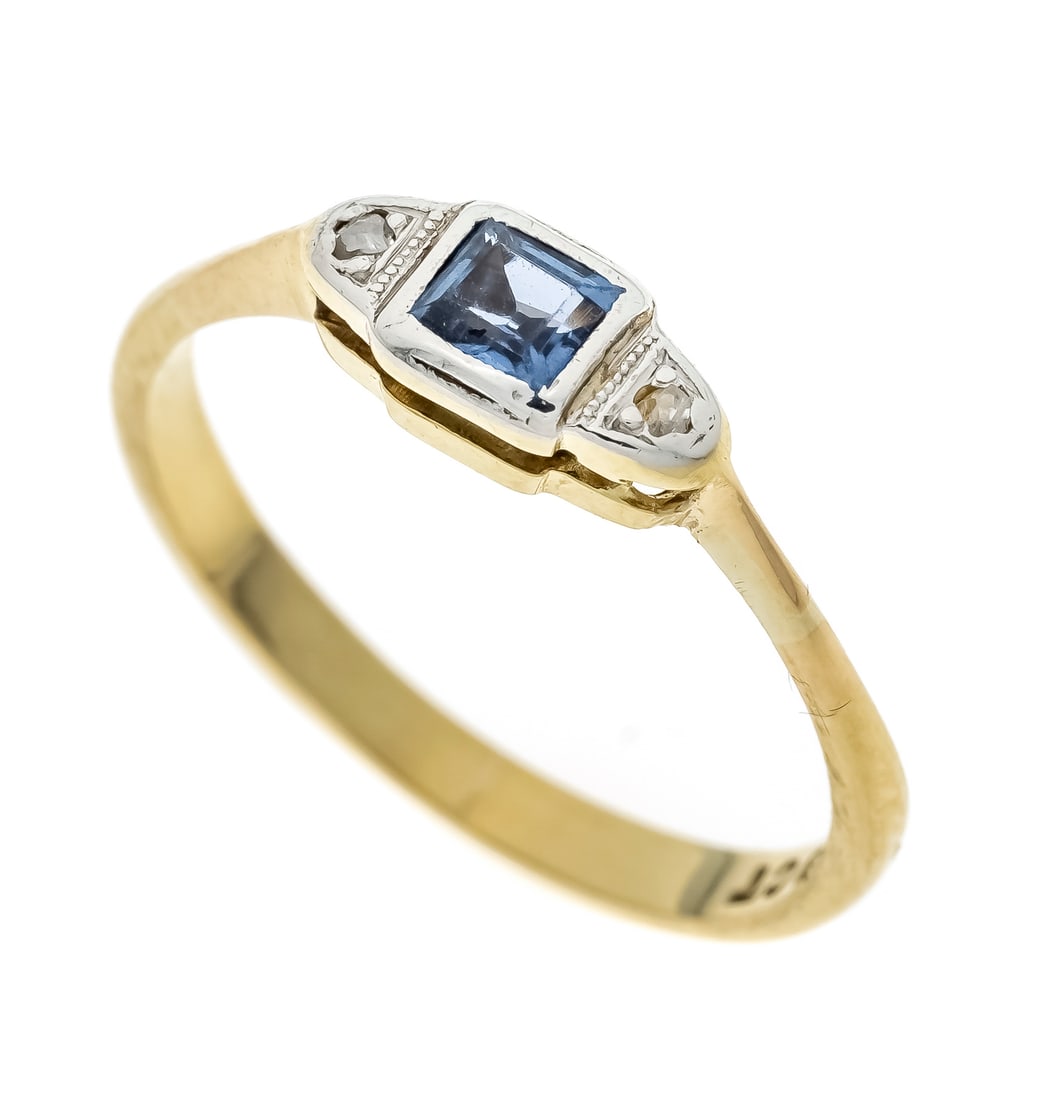 Sapphire diamond ring GG 750/000: Sapphire diamond ring GG 750/000 with a carré faceted sapphire 3 mm, transparent, blue, very few internal features and 2 diamond roses, RG 49, 1.8 g